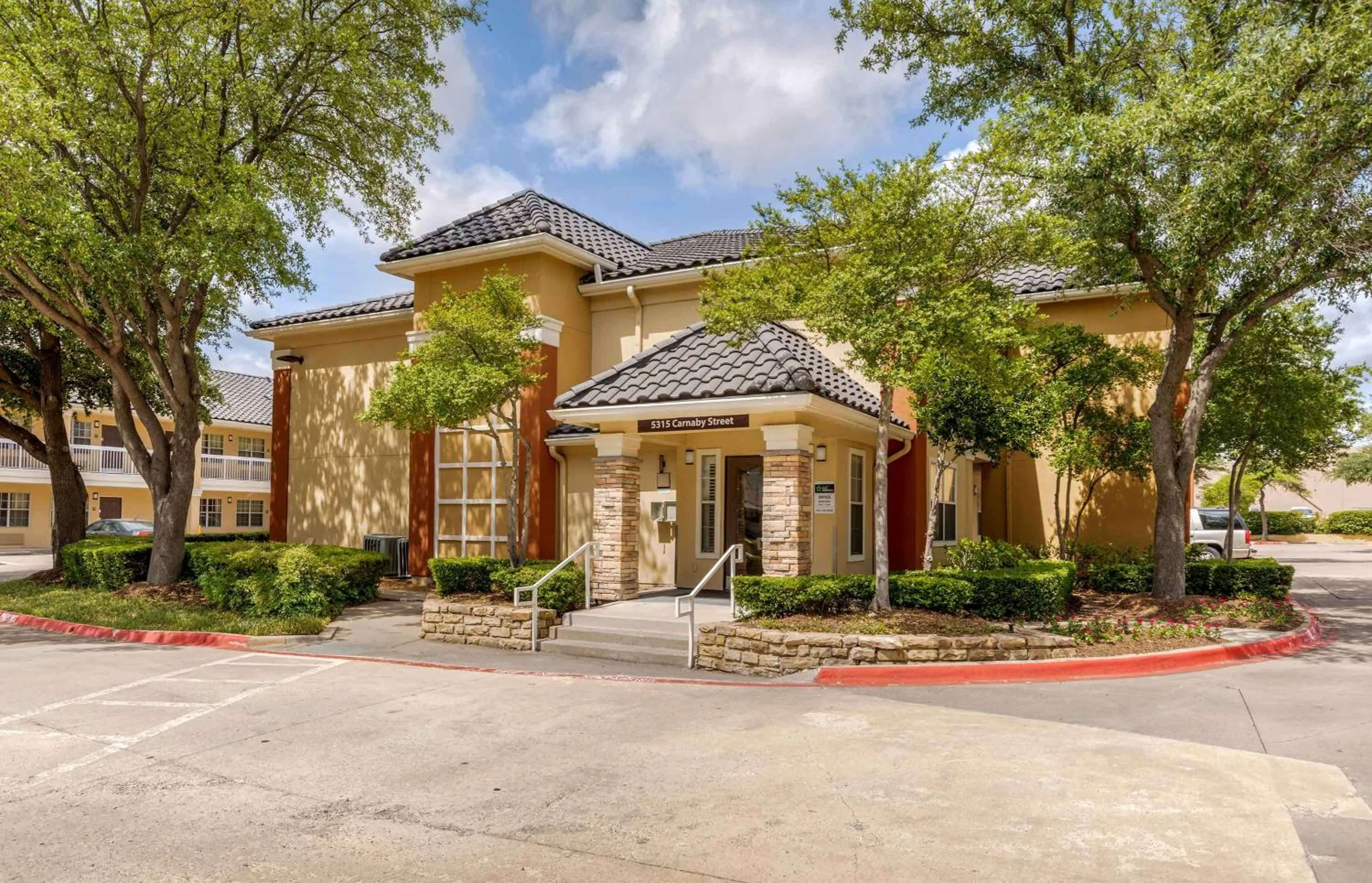 Property building in Extended Stay America Suites - Dallas - Las Colinas - Carnaby St