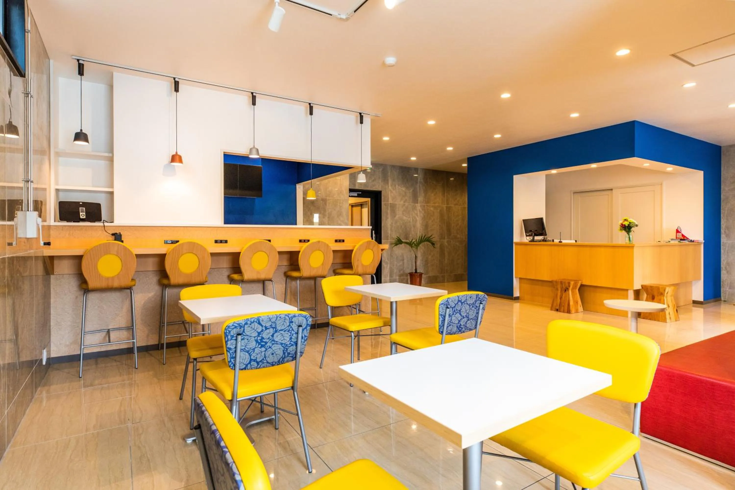 Lobby or reception, Lounge/Bar in Mr.KINJO Beach Side Kafu-shi