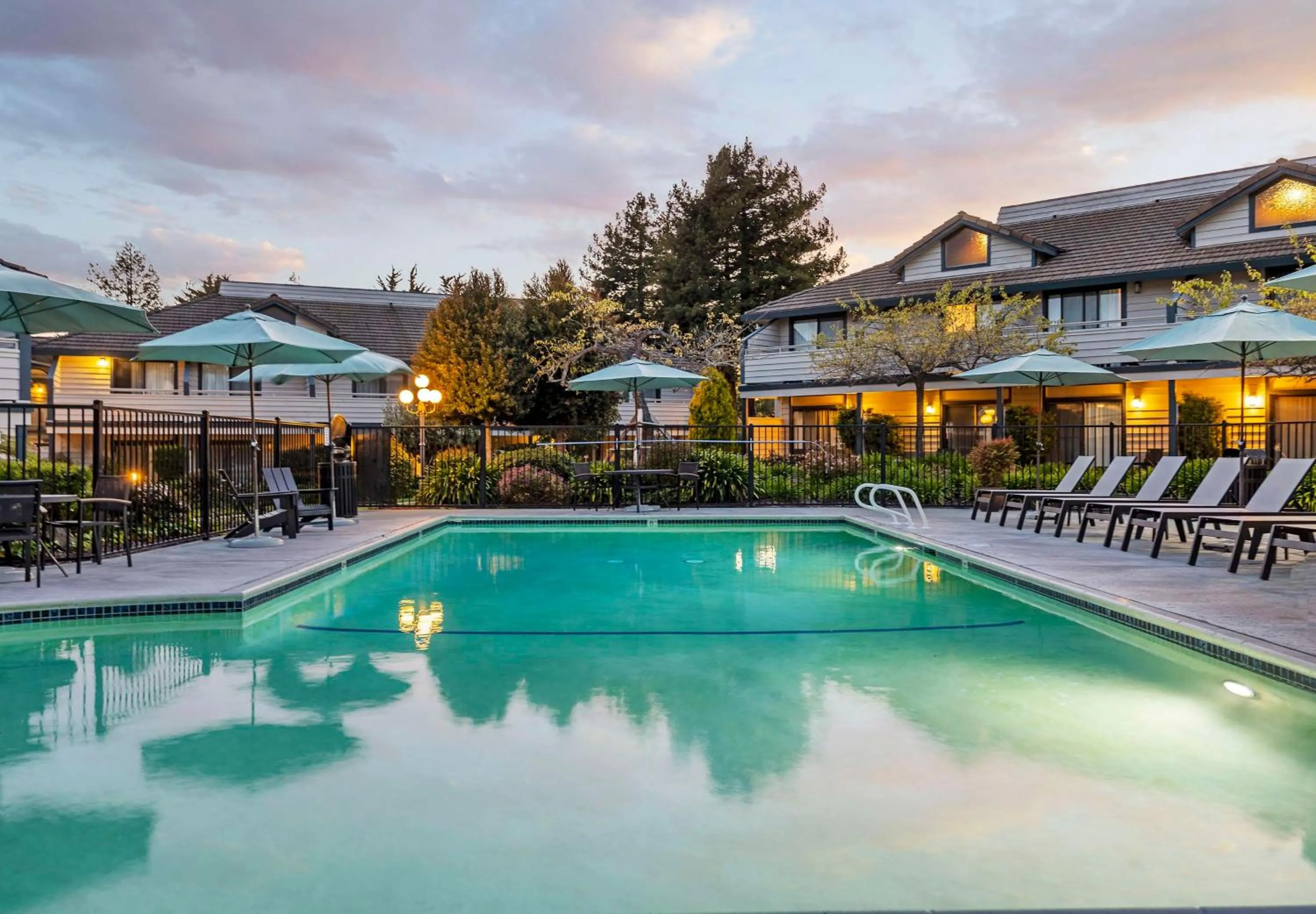 Pool view in Seacliff Inn Aptos, Tapestry Collection by Hilton