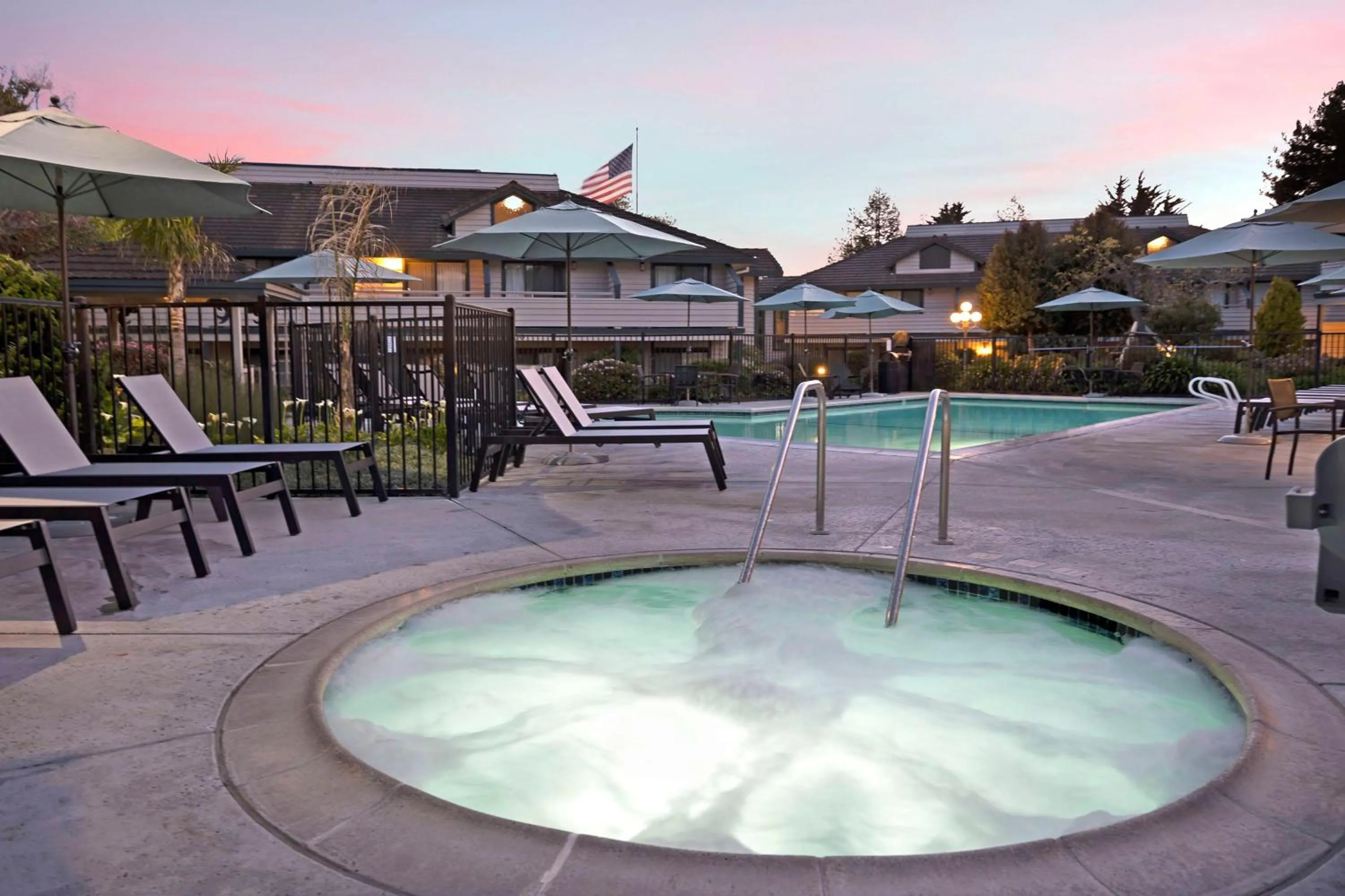 Pool view in Seacliff Inn Aptos, Tapestry Collection by Hilton