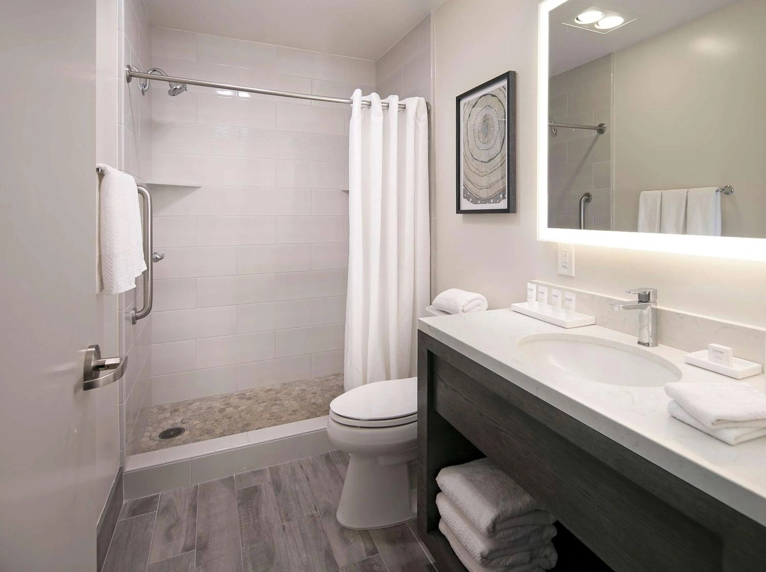 Bathroom in Seacliff Inn Aptos, Tapestry Collection by Hilton