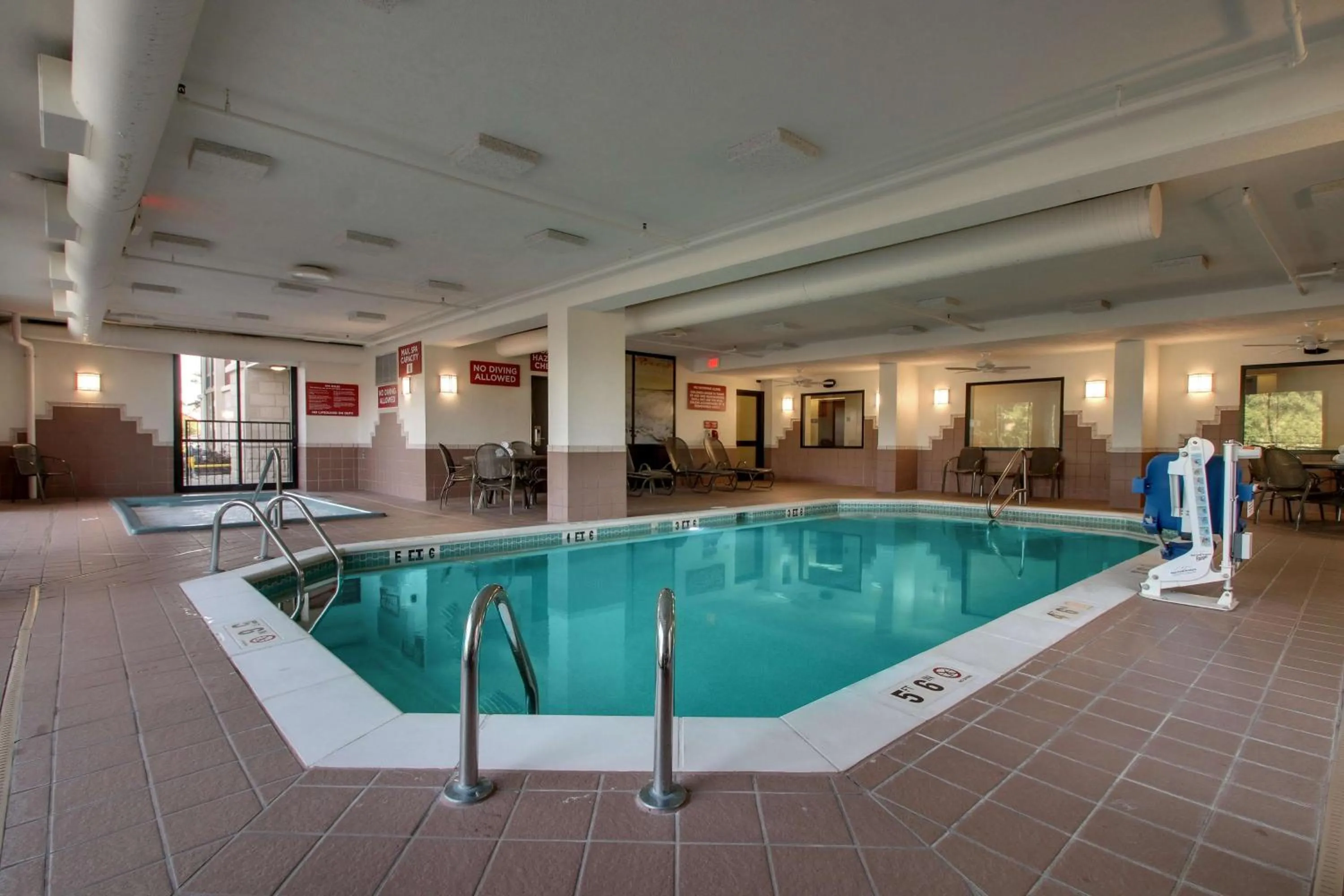 Activities in Drury Inn & Suites Evansville East