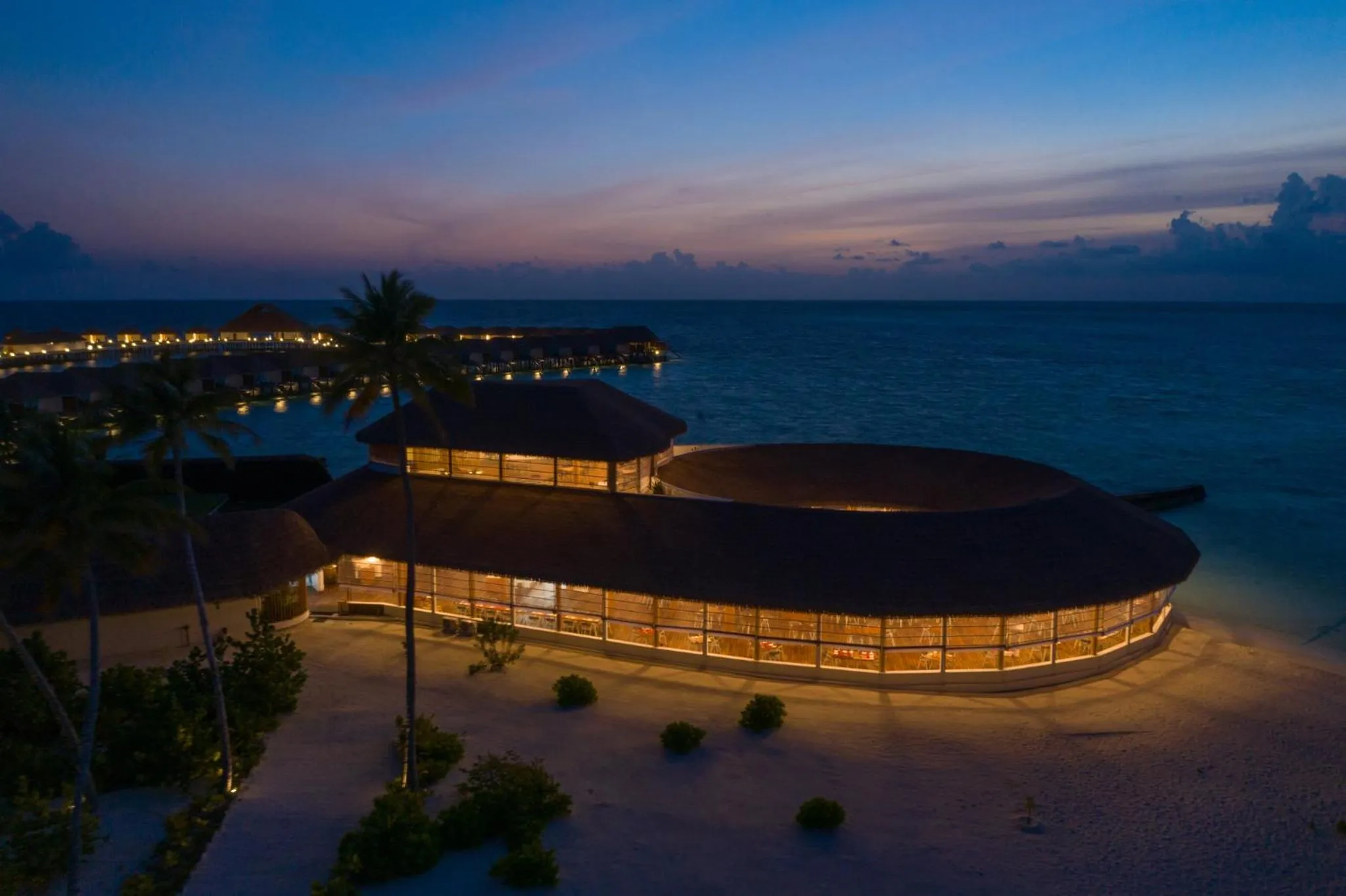 Restaurant/places to eat in Cinnamon Velifushi Maldives