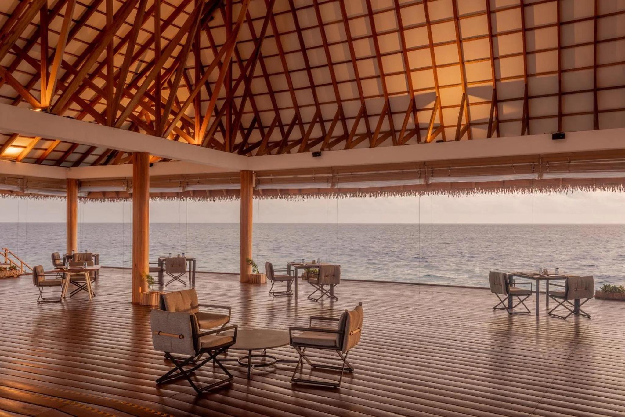 Restaurant/places to eat in Cinnamon Velifushi Maldives