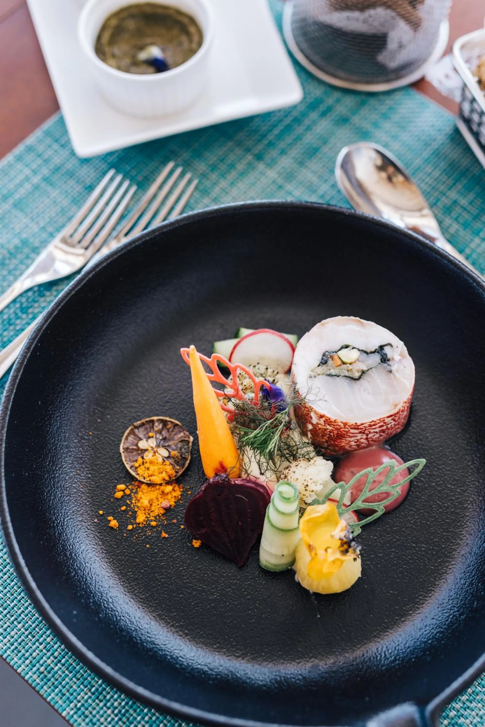 Food and drinks in Cinnamon Velifushi Maldives