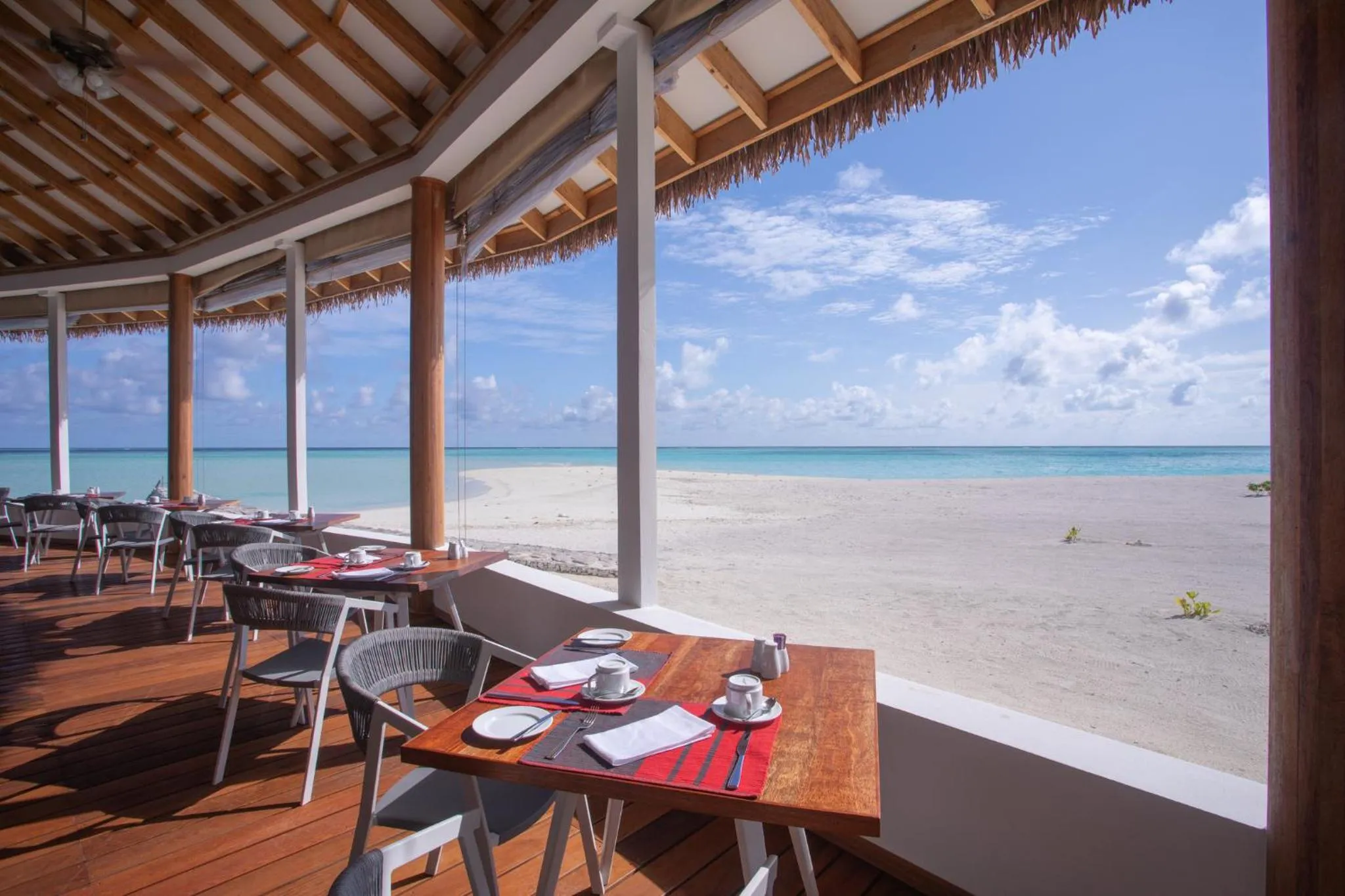Restaurant/places to eat in Cinnamon Velifushi Maldives