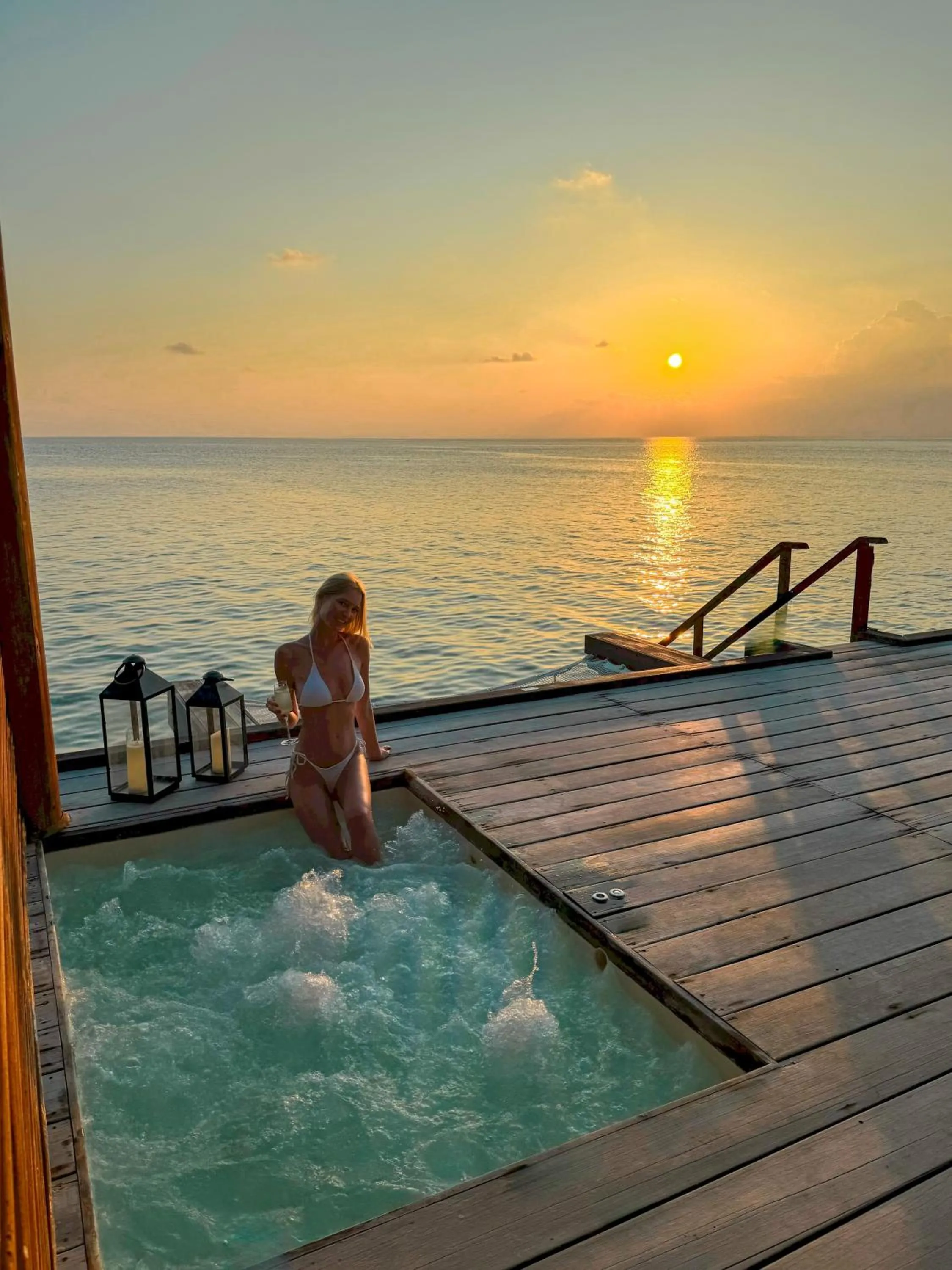 Sunset in Cinnamon Velifushi Maldives