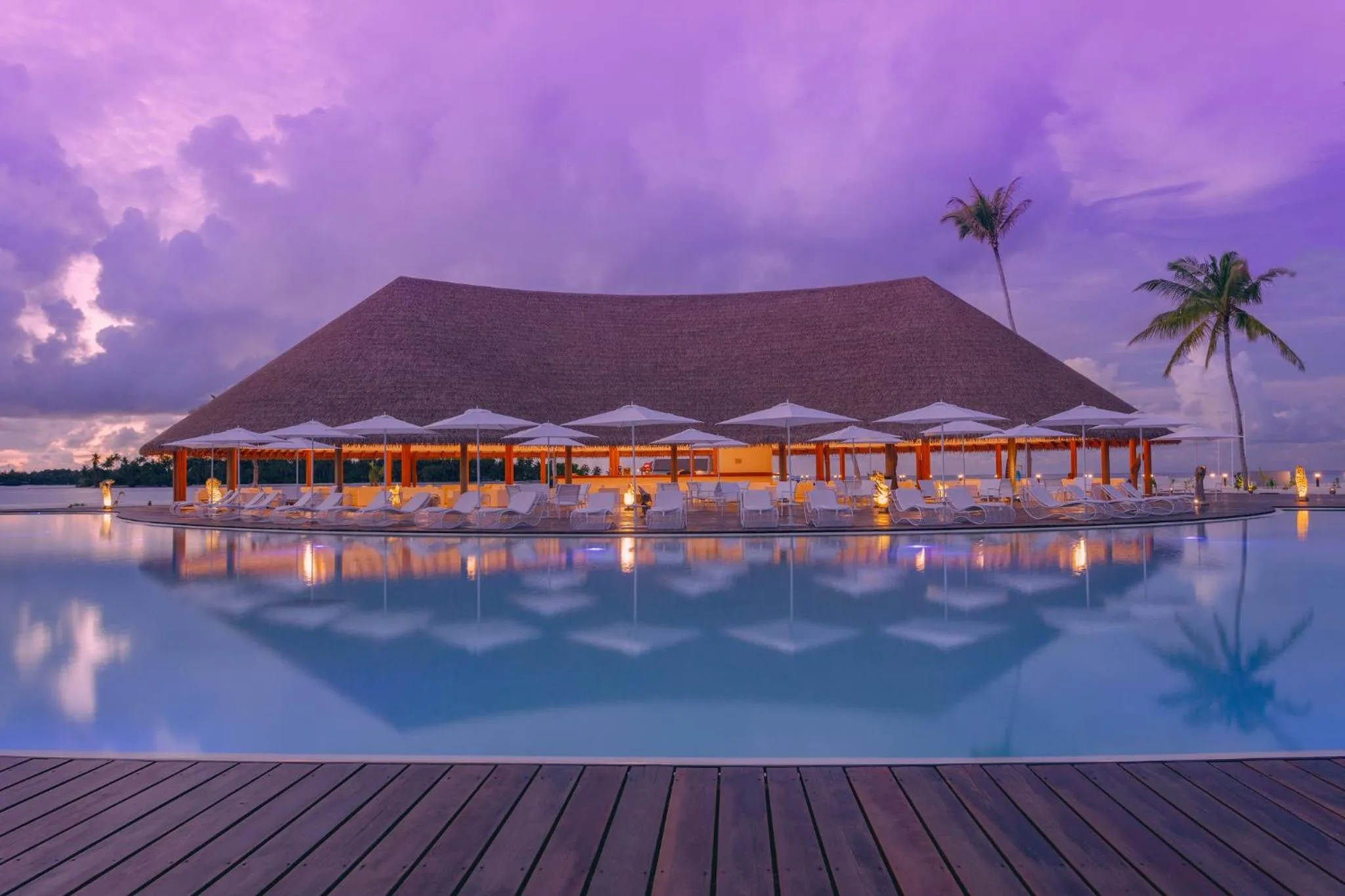 Swimming pool in Cinnamon Velifushi Maldives
