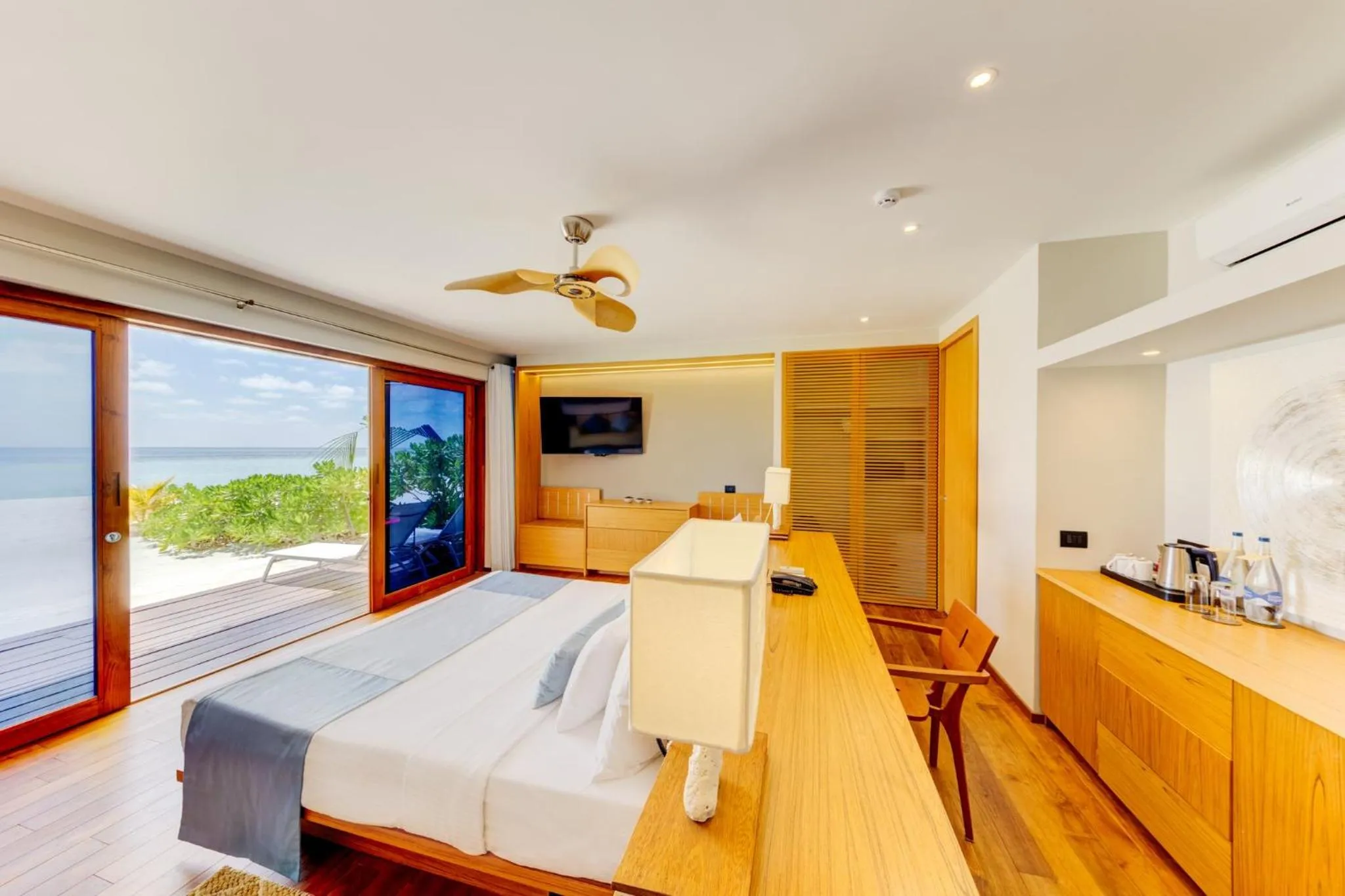 TV and multimedia, Bed in Cinnamon Velifushi Maldives