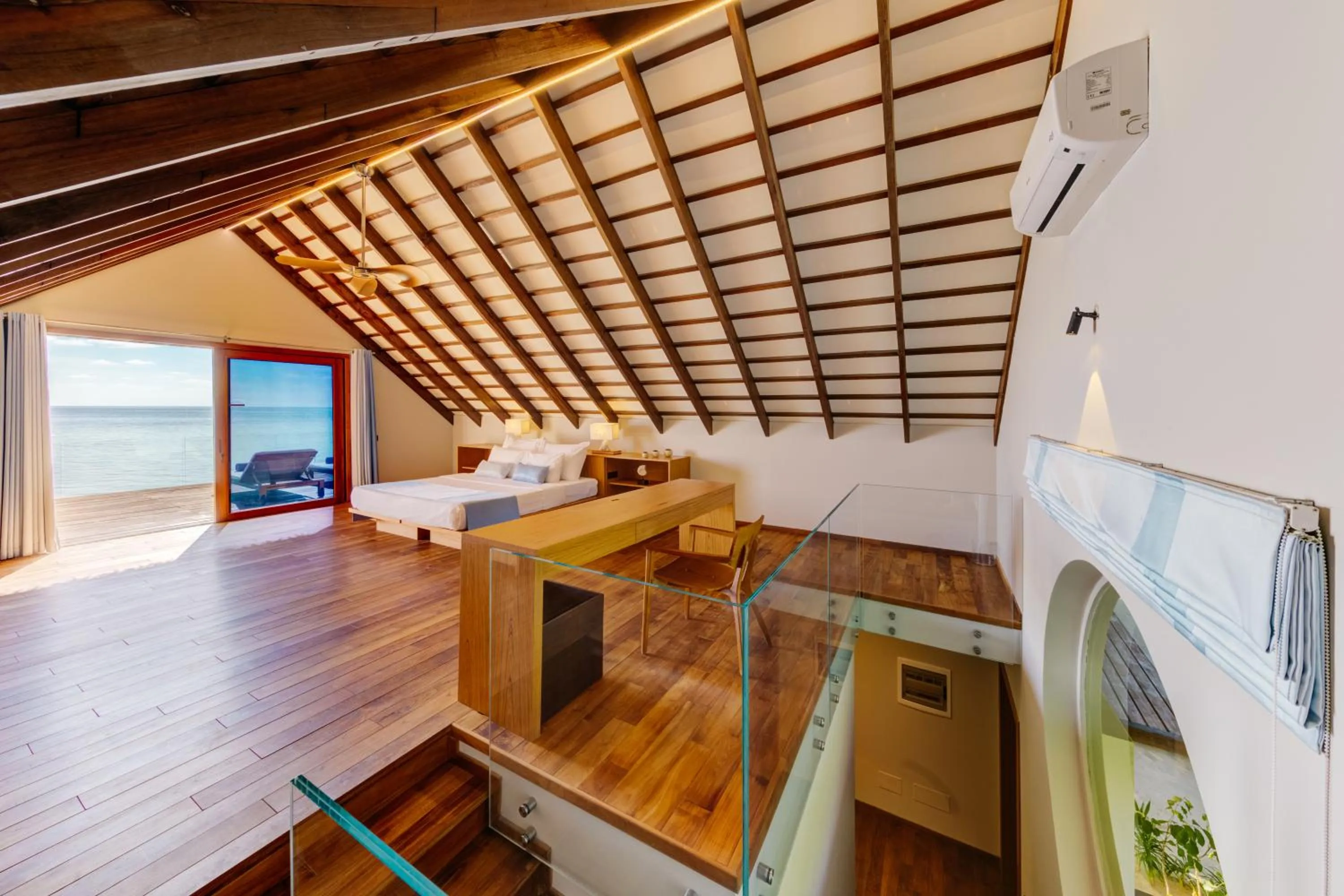 Photo of the whole room in Cinnamon Velifushi Maldives