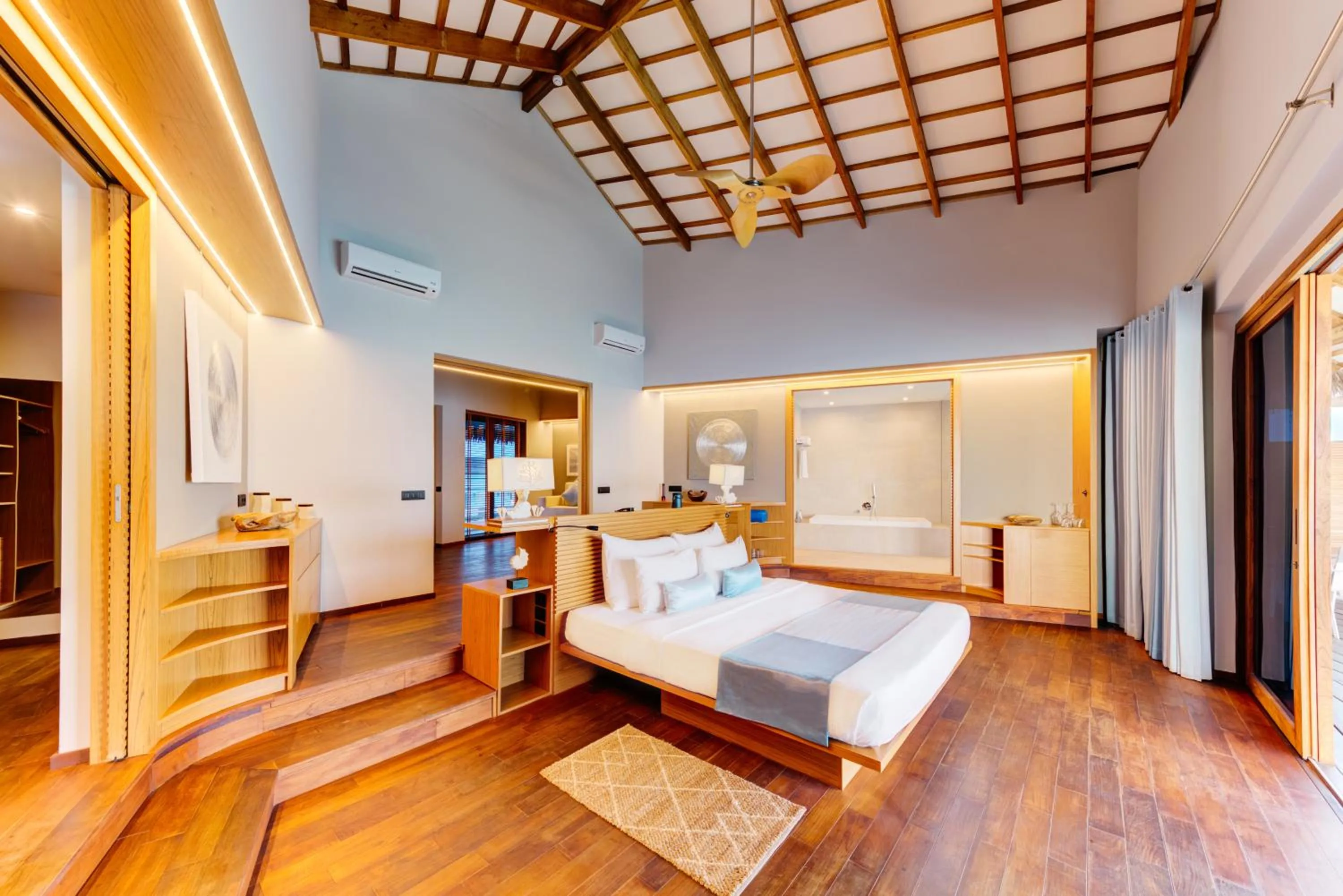 Photo of the whole room, Bed in Cinnamon Velifushi Maldives