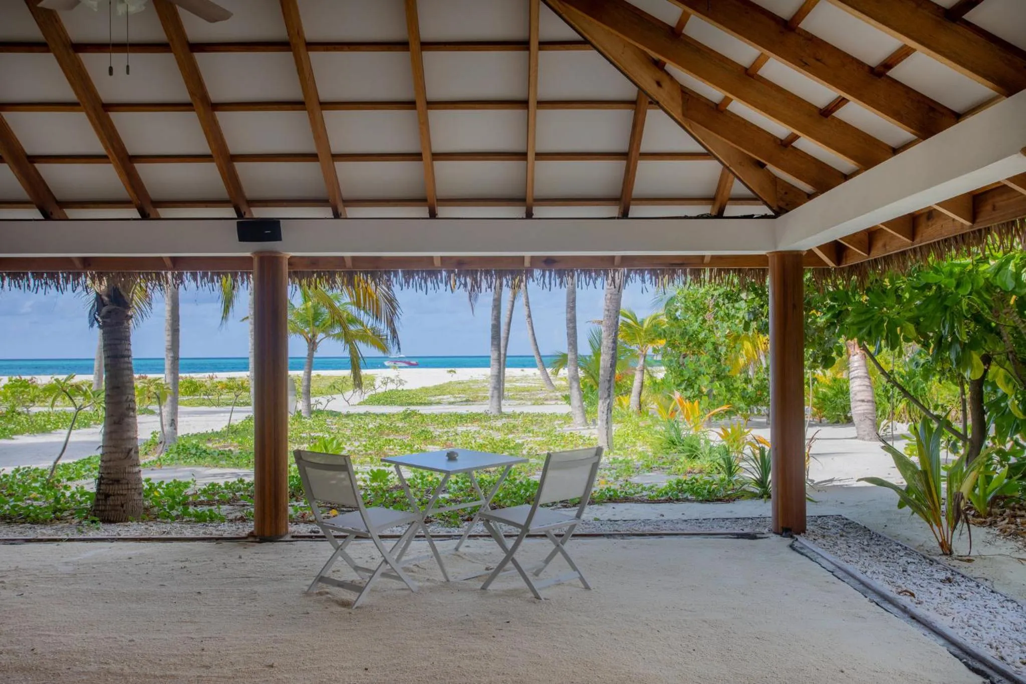 Food and drinks in Cinnamon Velifushi Maldives