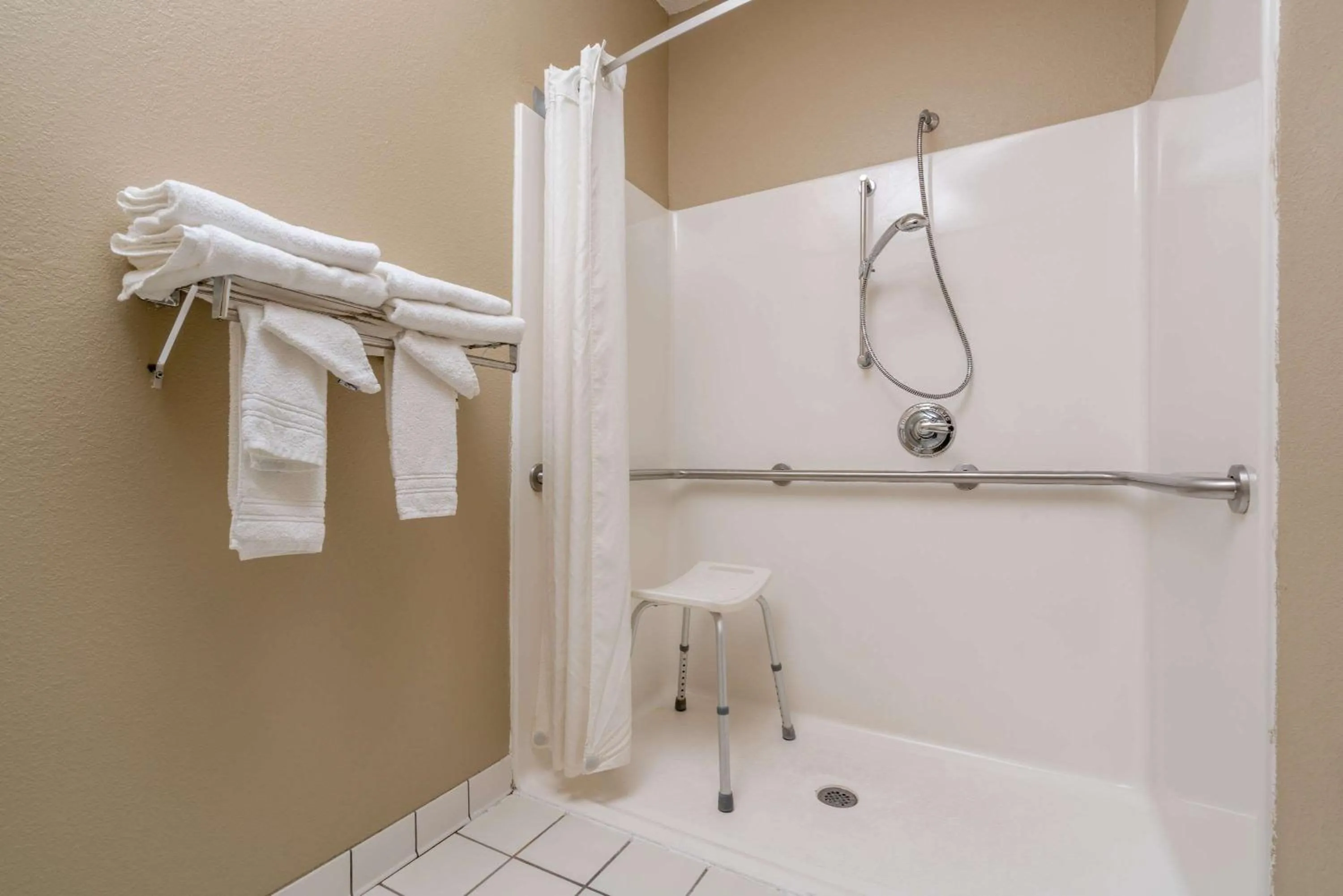 On site in Super 8 by Wyndham Beresford