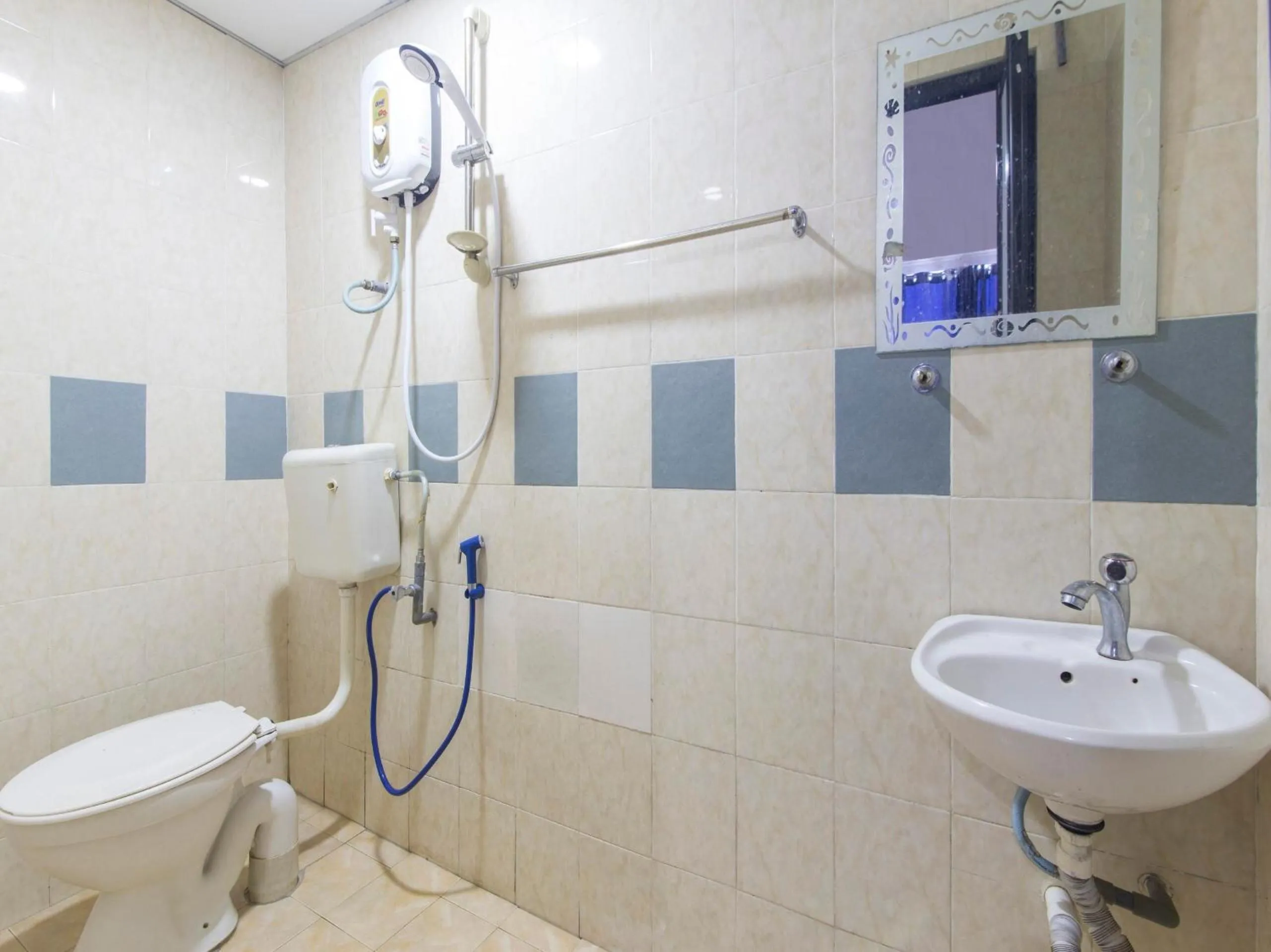 Bathroom in Hotel O Sri Muda Corner Sdn Bhd