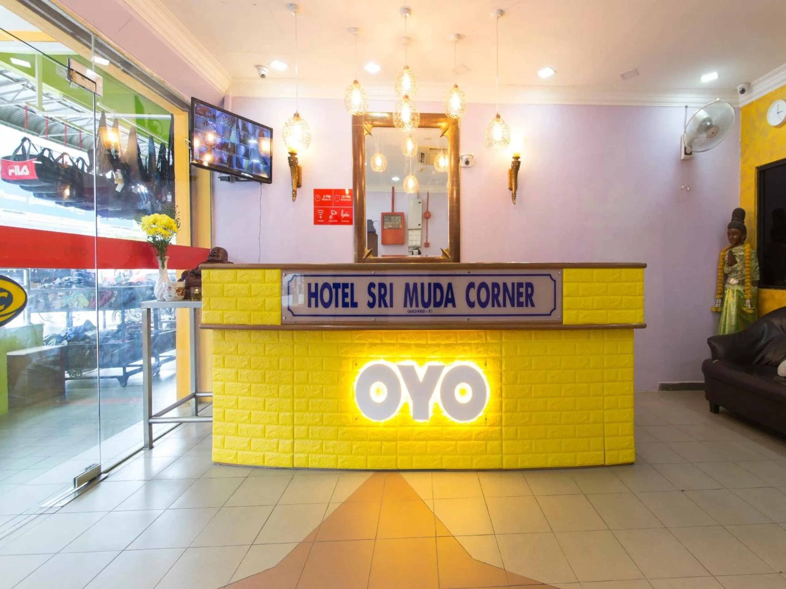 Lobby or reception in Hotel O Sri Muda Corner Sdn Bhd