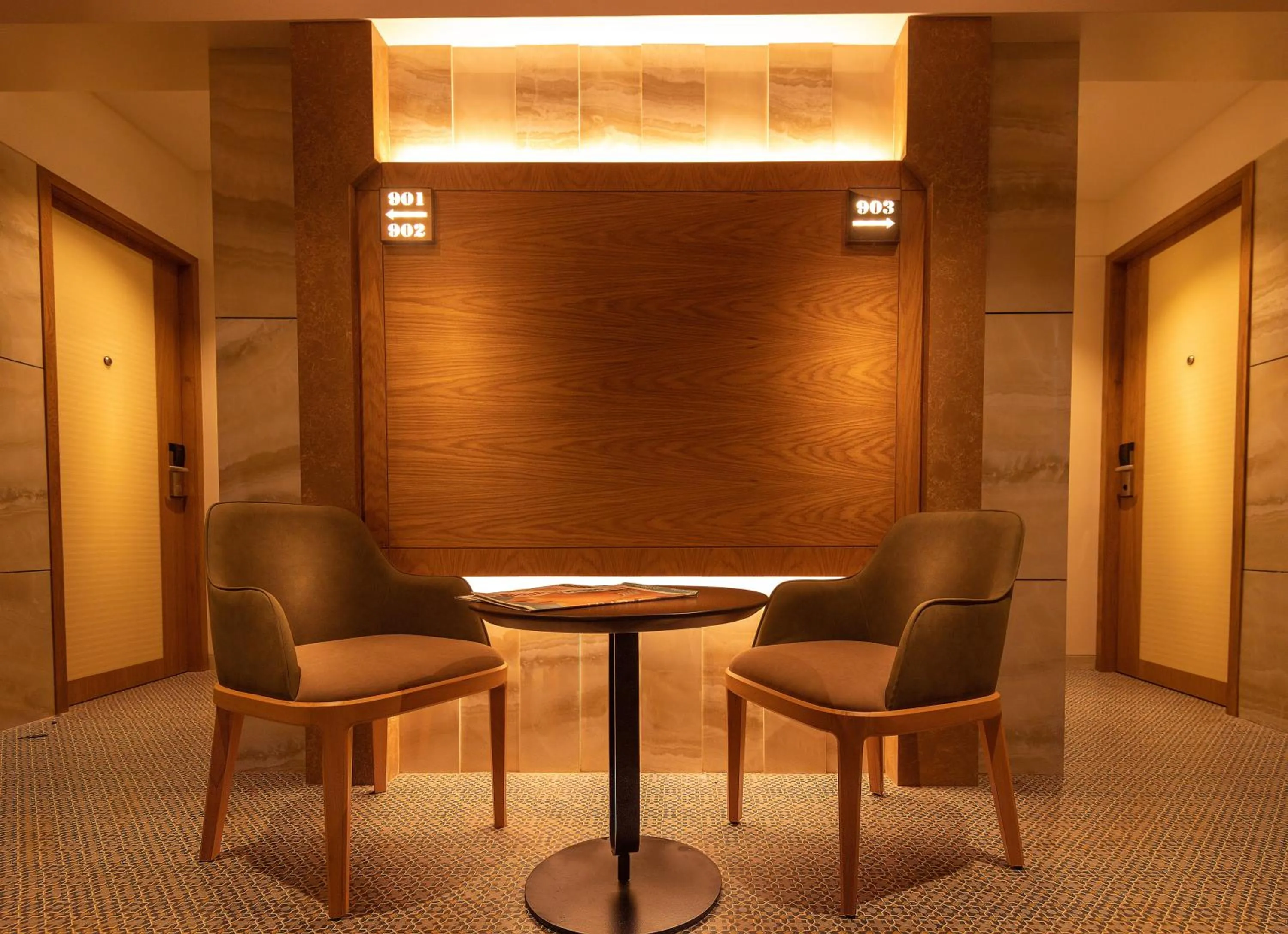 Lobby or reception in Hotel Metropole Inn