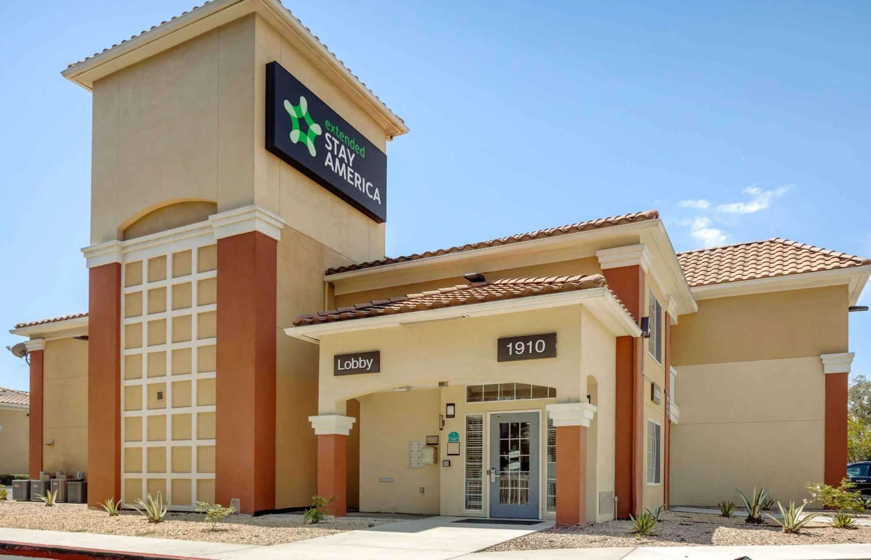 Property building in Extended Stay America Suites - Los Angeles - LAX Airport - El Segundo