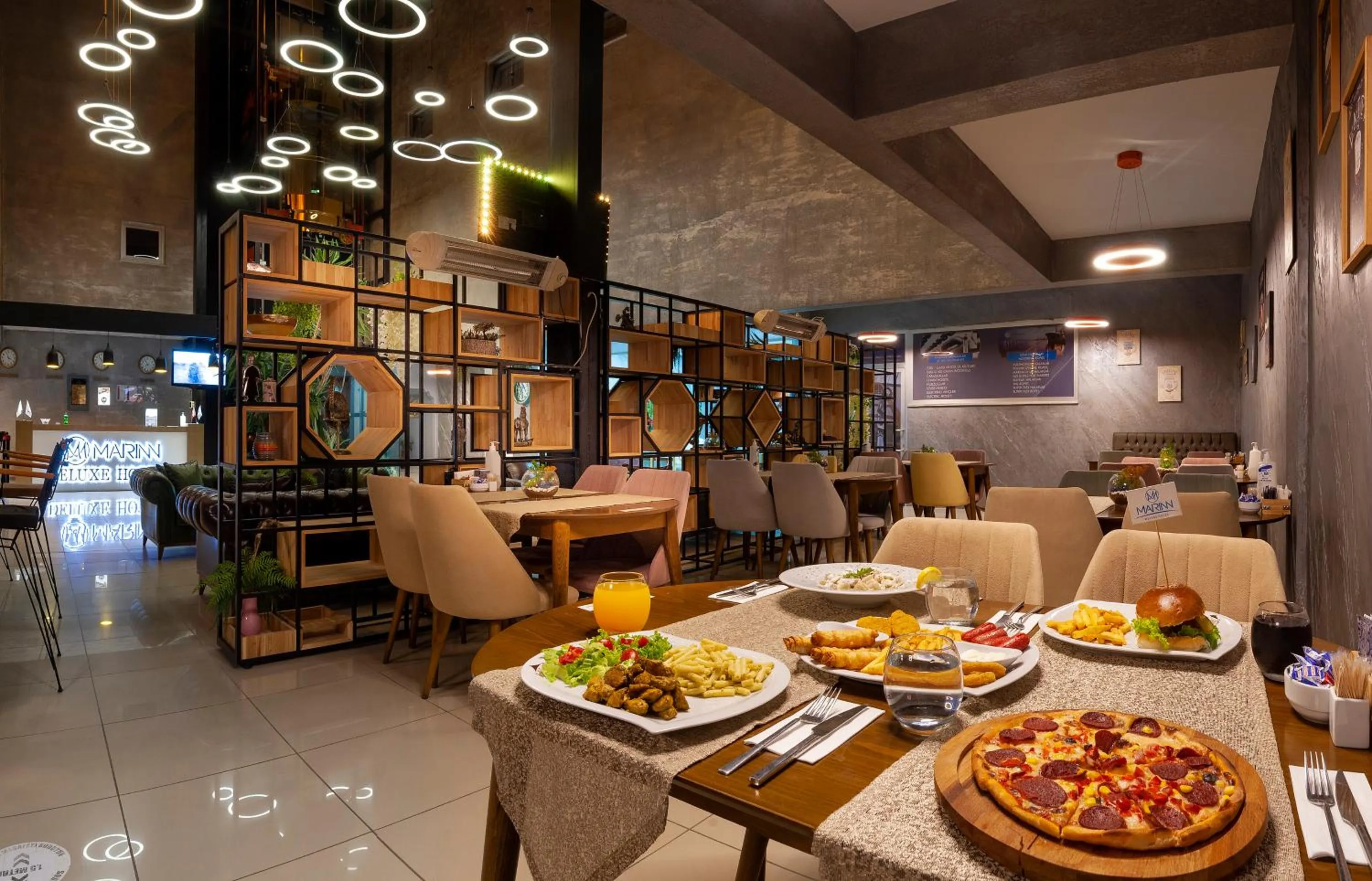 Restaurant/places to eat in MARINN DELUXE HOTEL