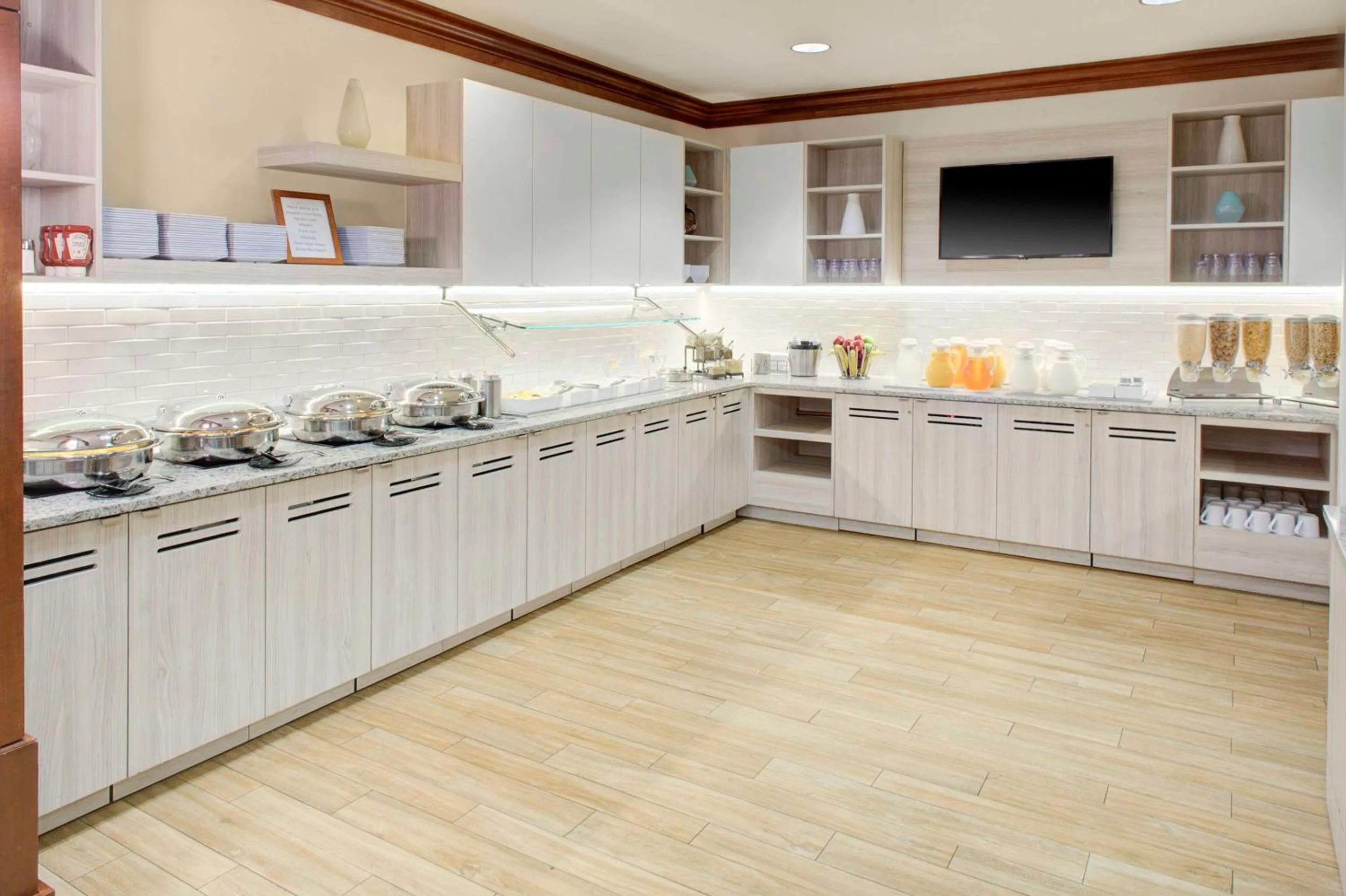 Restaurant/places to eat in Hyatt House Boston/Burlington