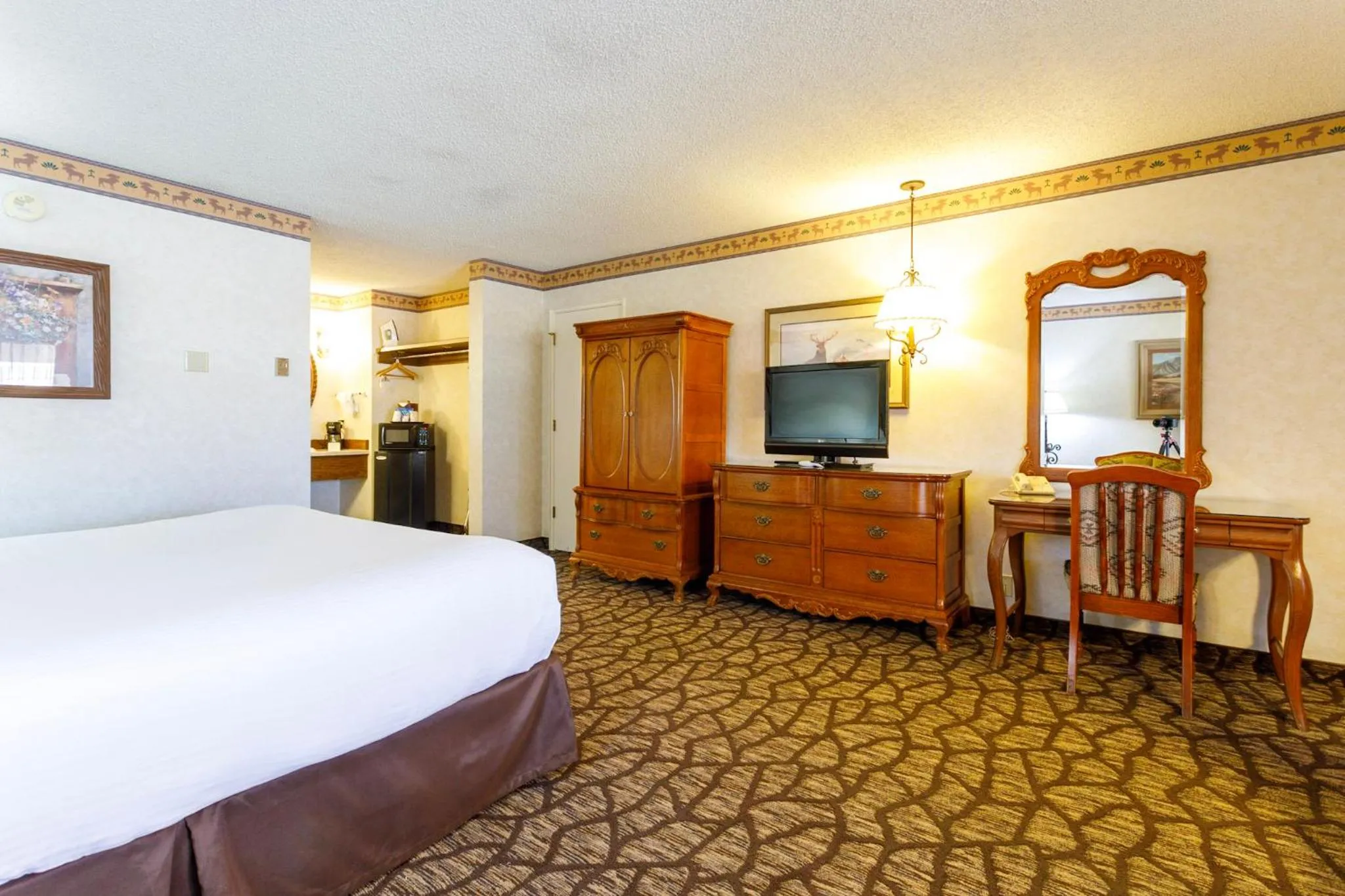 Bed in Gold Country Inn and Casino by Red Lion Hotels
