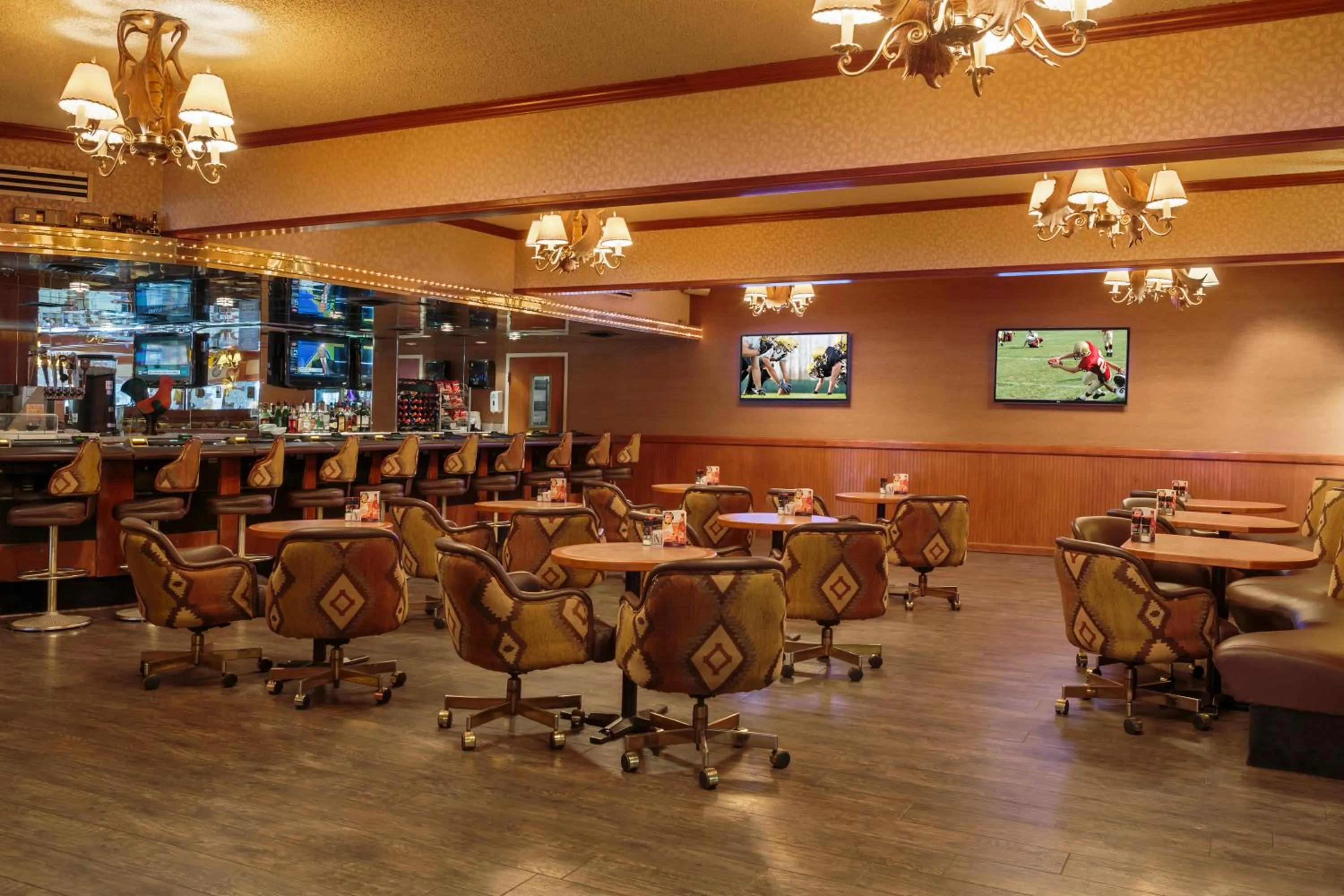 Lounge or bar in Gold Country Inn and Casino by Red Lion Hotels