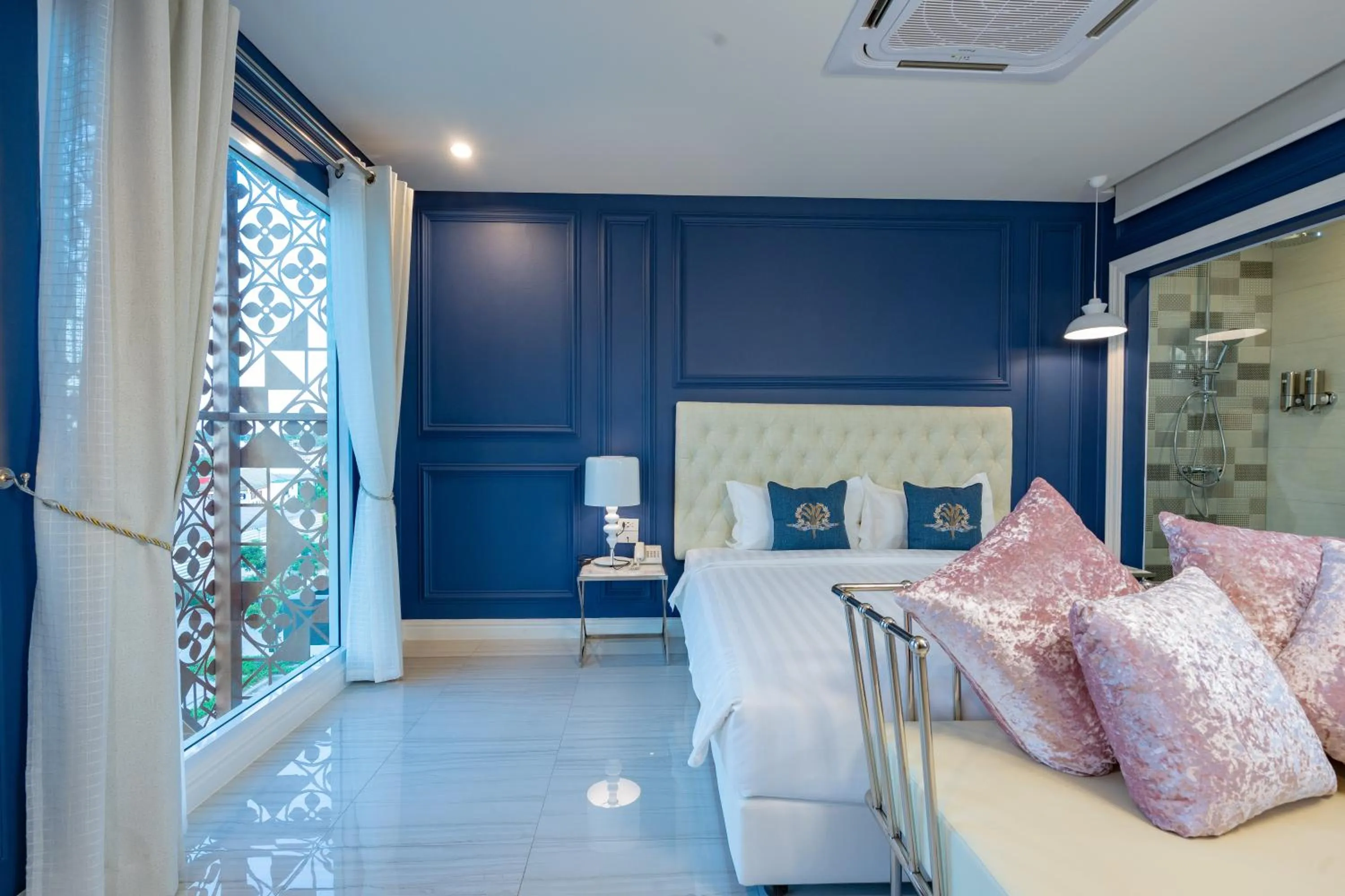 Photo of the whole room, Bed in Belle Grand Hotel