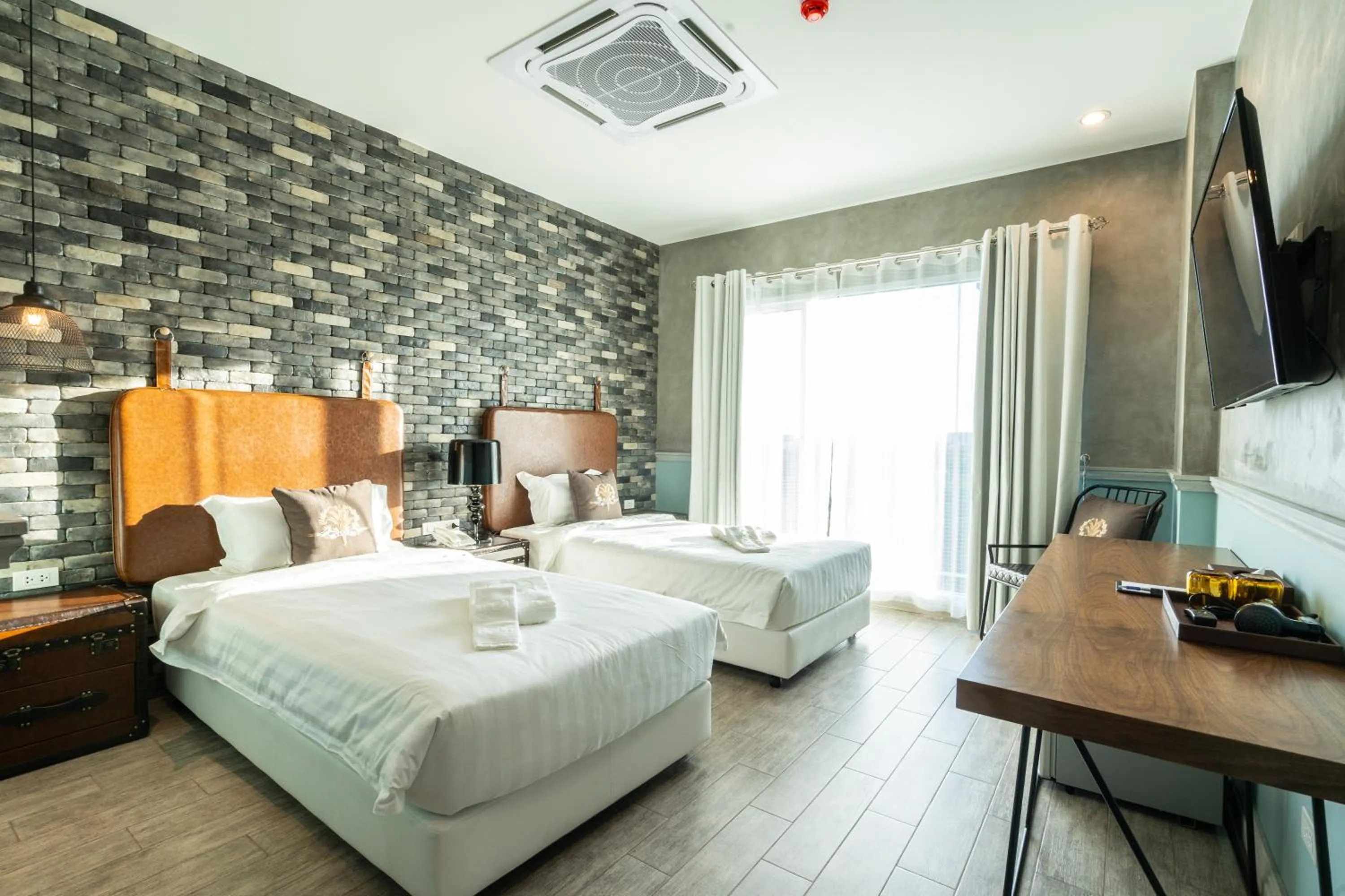 Photo of the whole room, Bed in Belle Grand Hotel