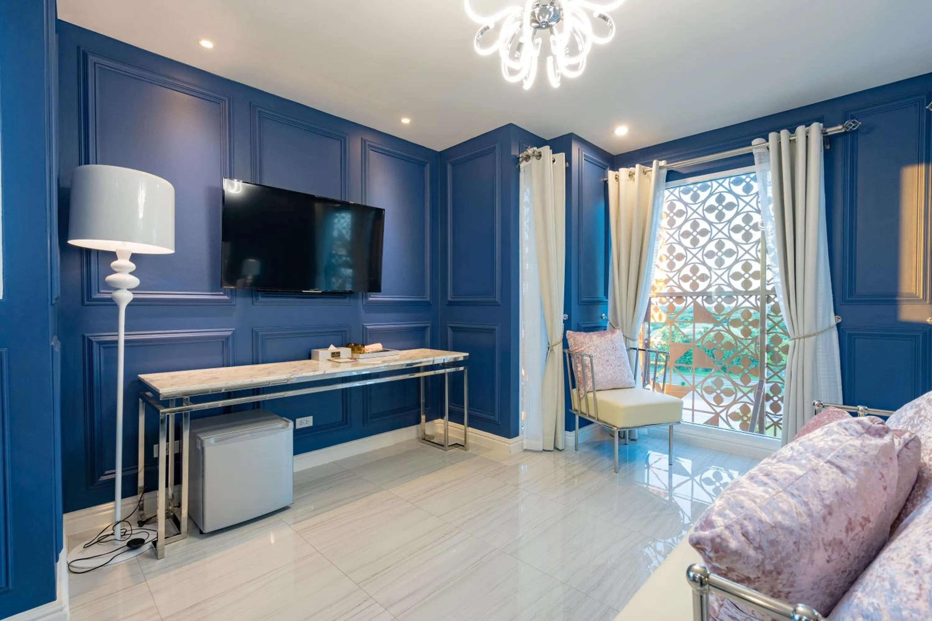 TV and multimedia in Belle Grand Hotel