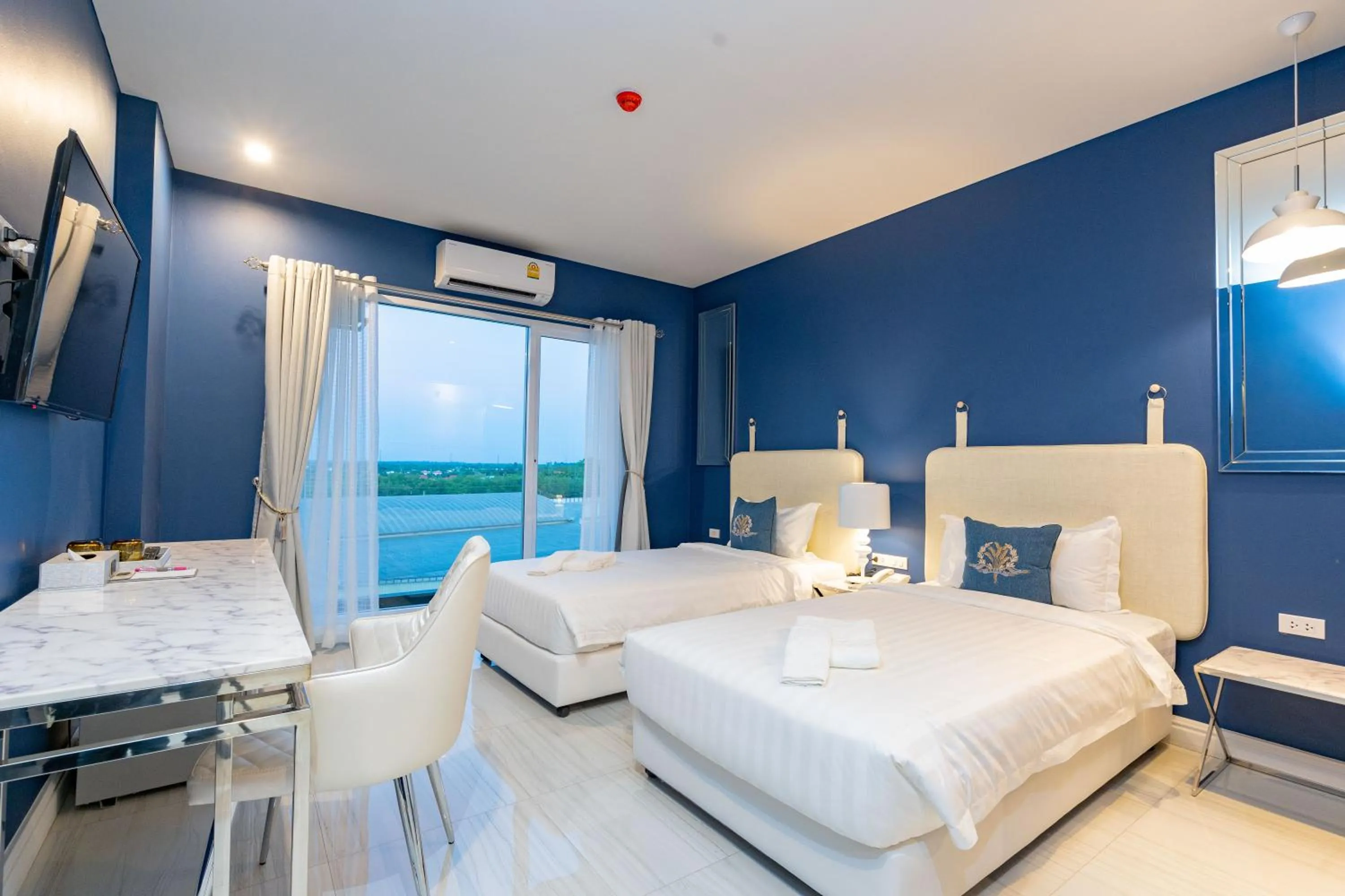 Photo of the whole room, Bed in Belle Grand Hotel