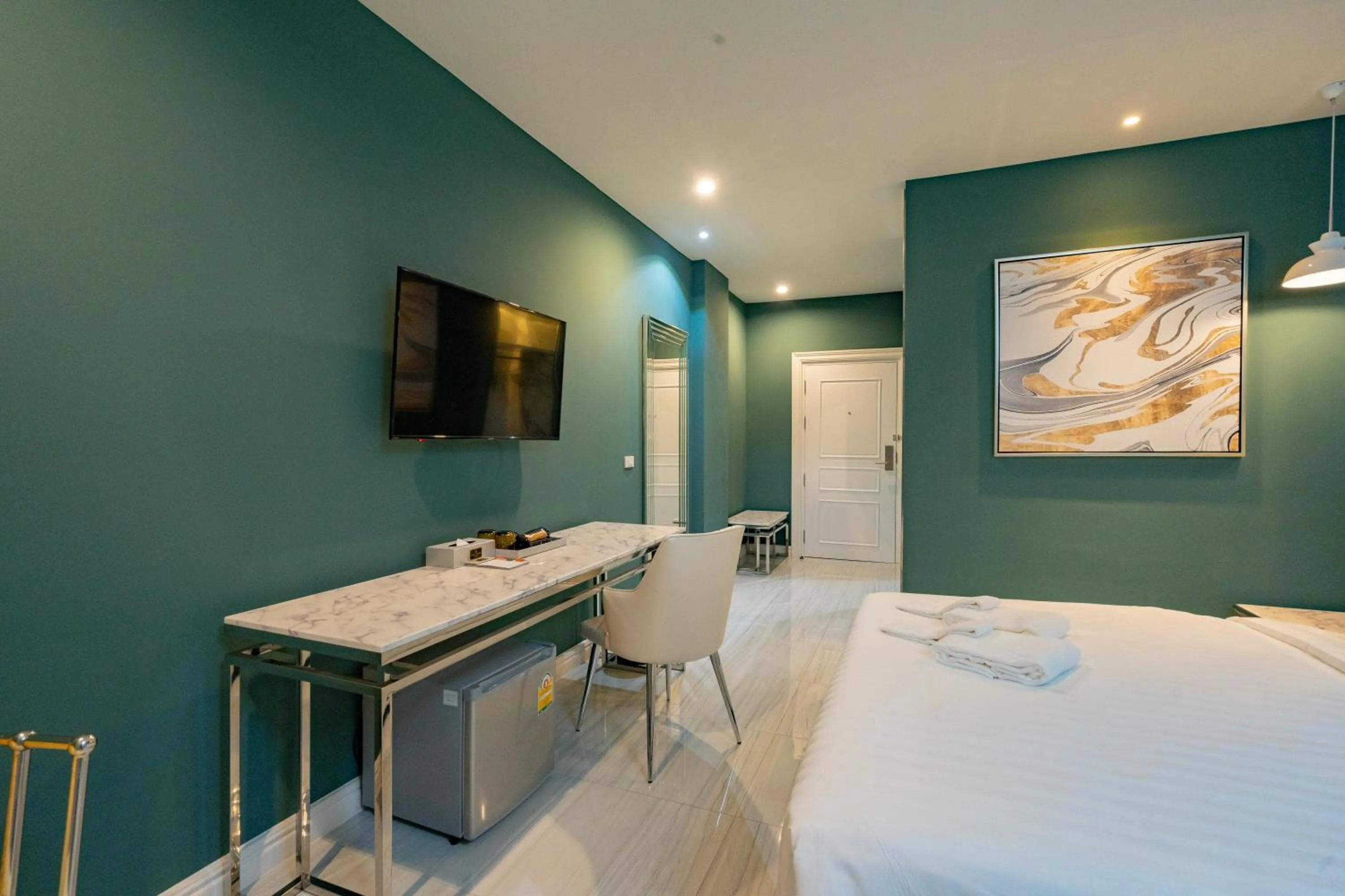 TV and multimedia, Bed in Belle Grand Hotel