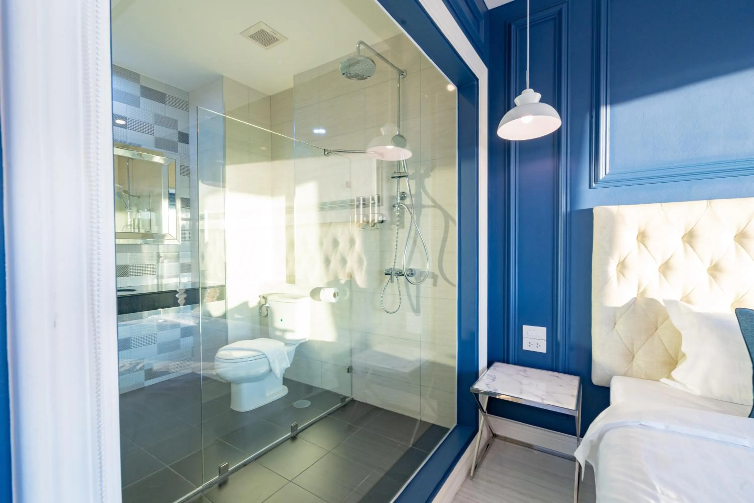 Toilet in Belle Grand Hotel