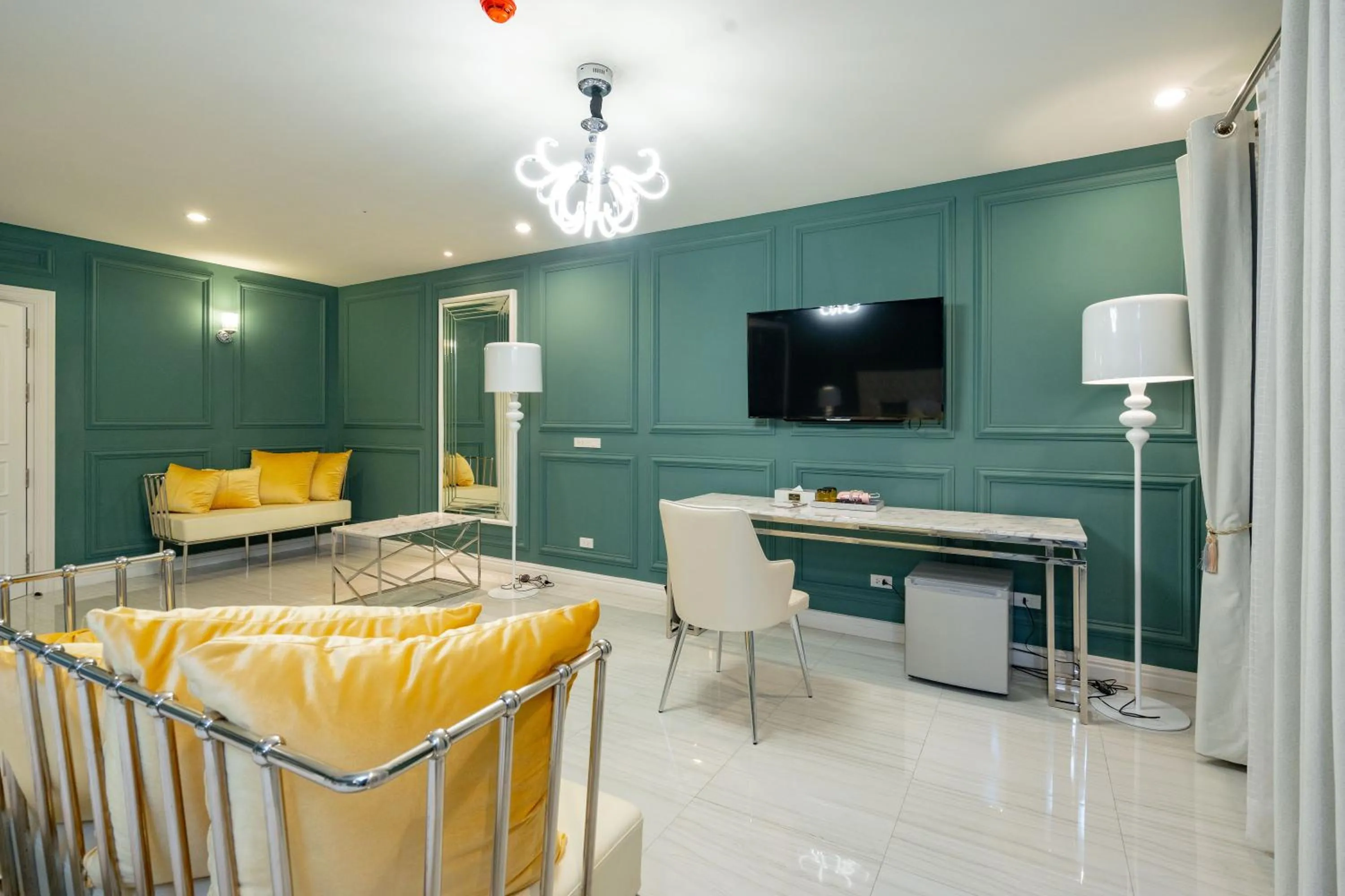 Photo of the whole room in Belle Grand Hotel