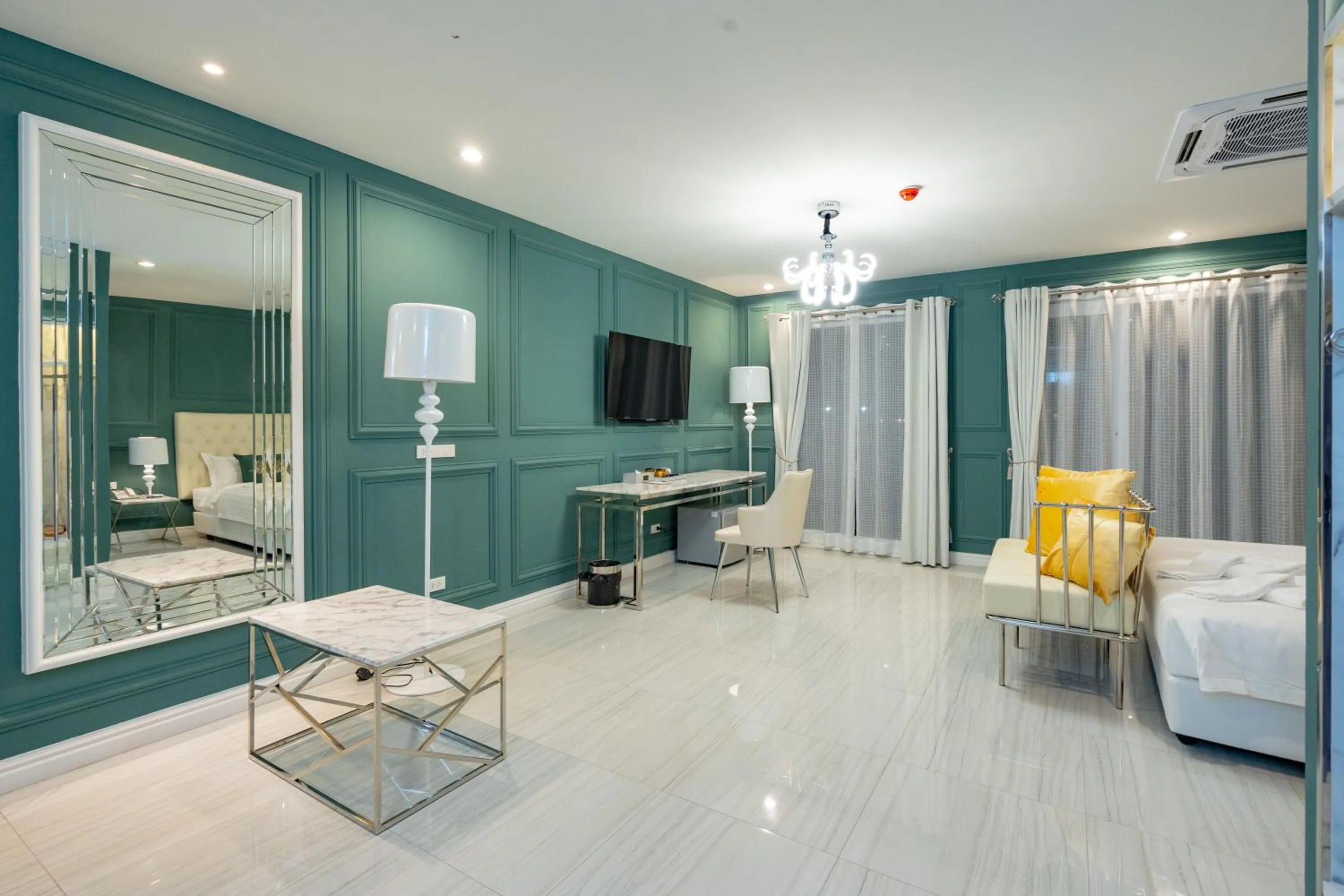 Photo of the whole room in Belle Grand Hotel