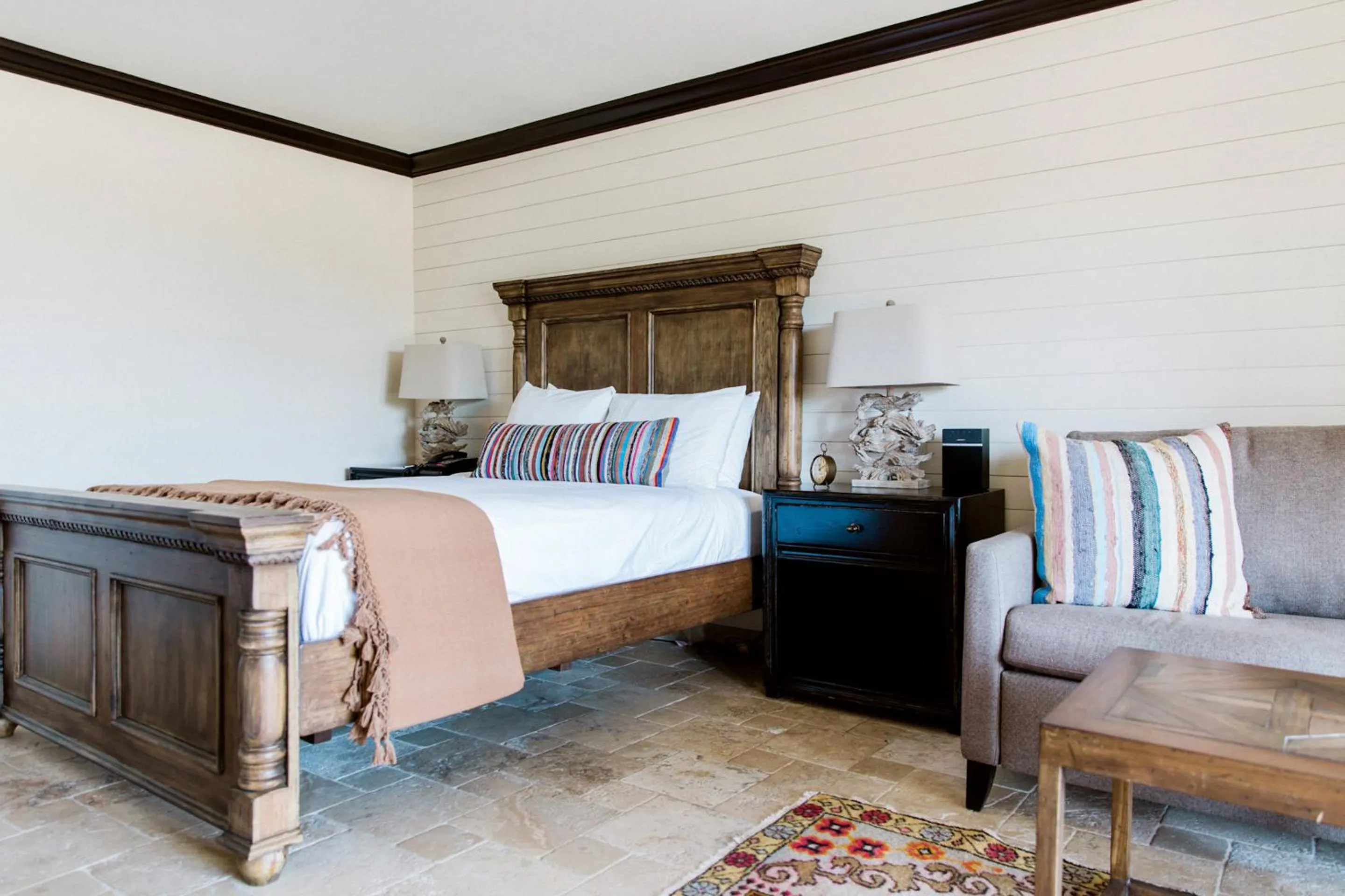 Seating area, Bed in Hillside Boutique Hotel