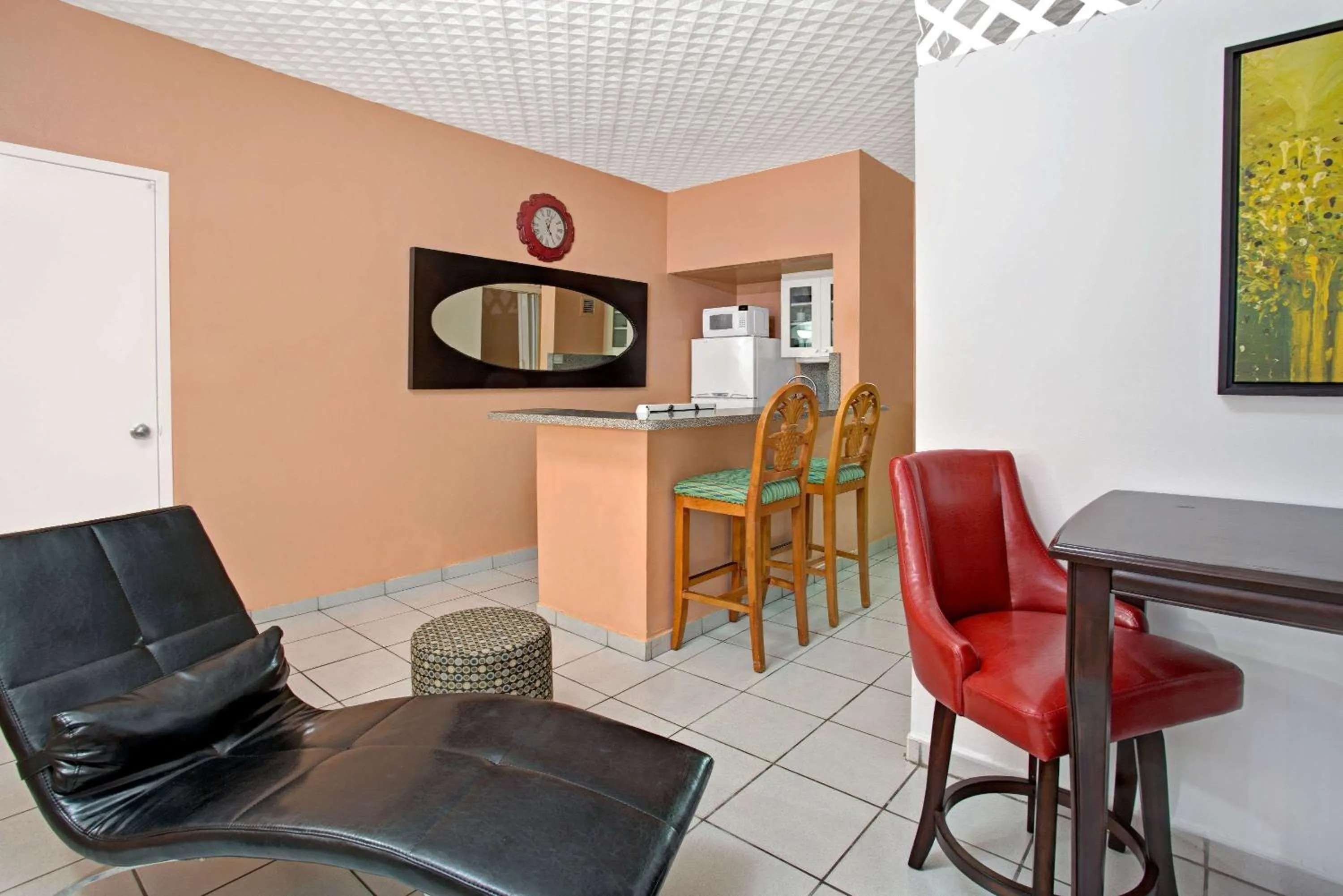 Photo of the whole room in Knights Inn Hallandale