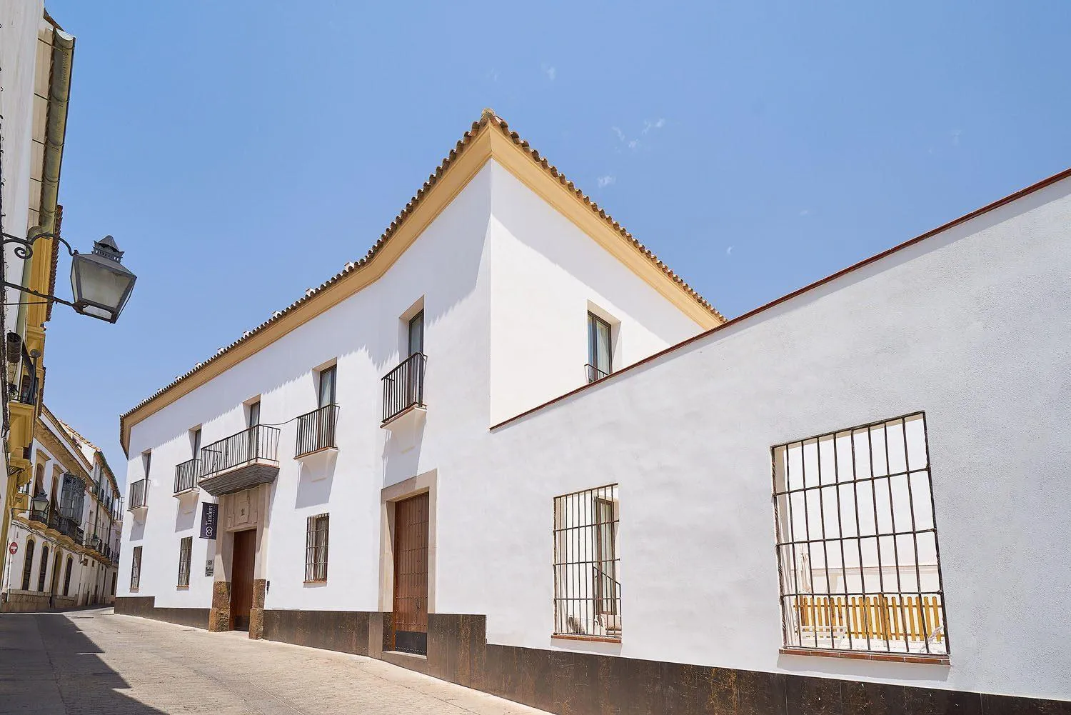 Facade/entrance in Tandem El Patio