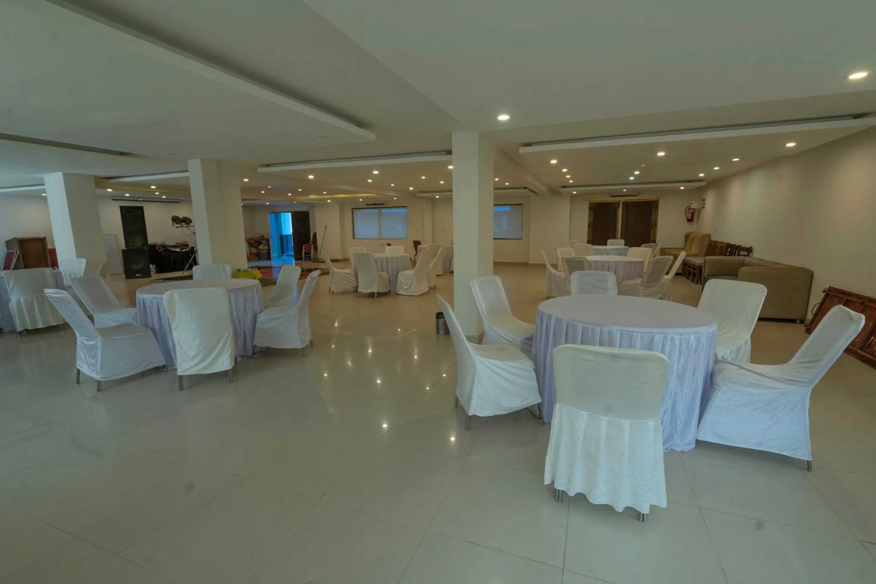 Meeting/conference room in Excel Hotels and Resorts Bhimtal