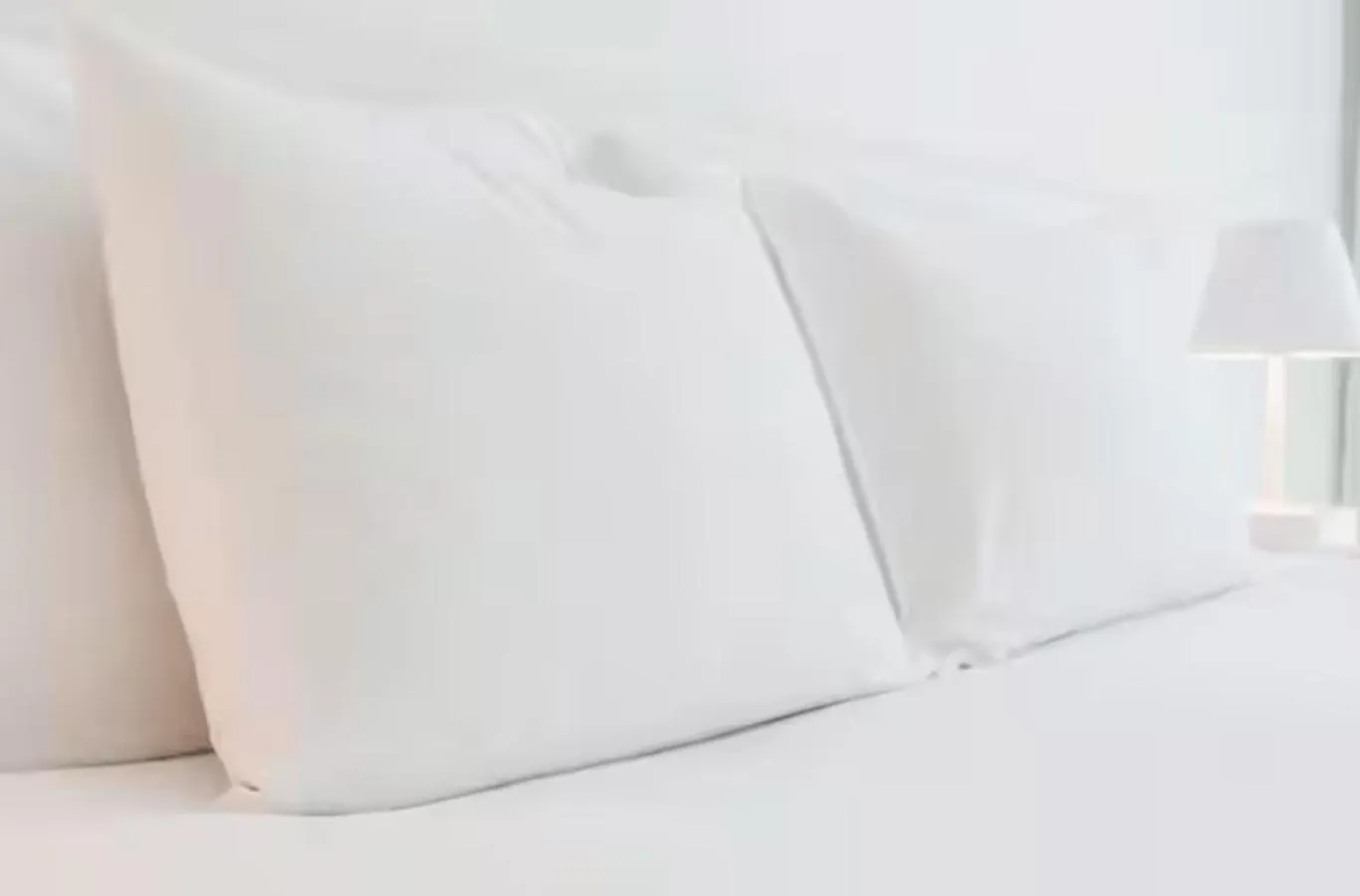 Bed in Drury Inn & Suites Houston The Woodlands