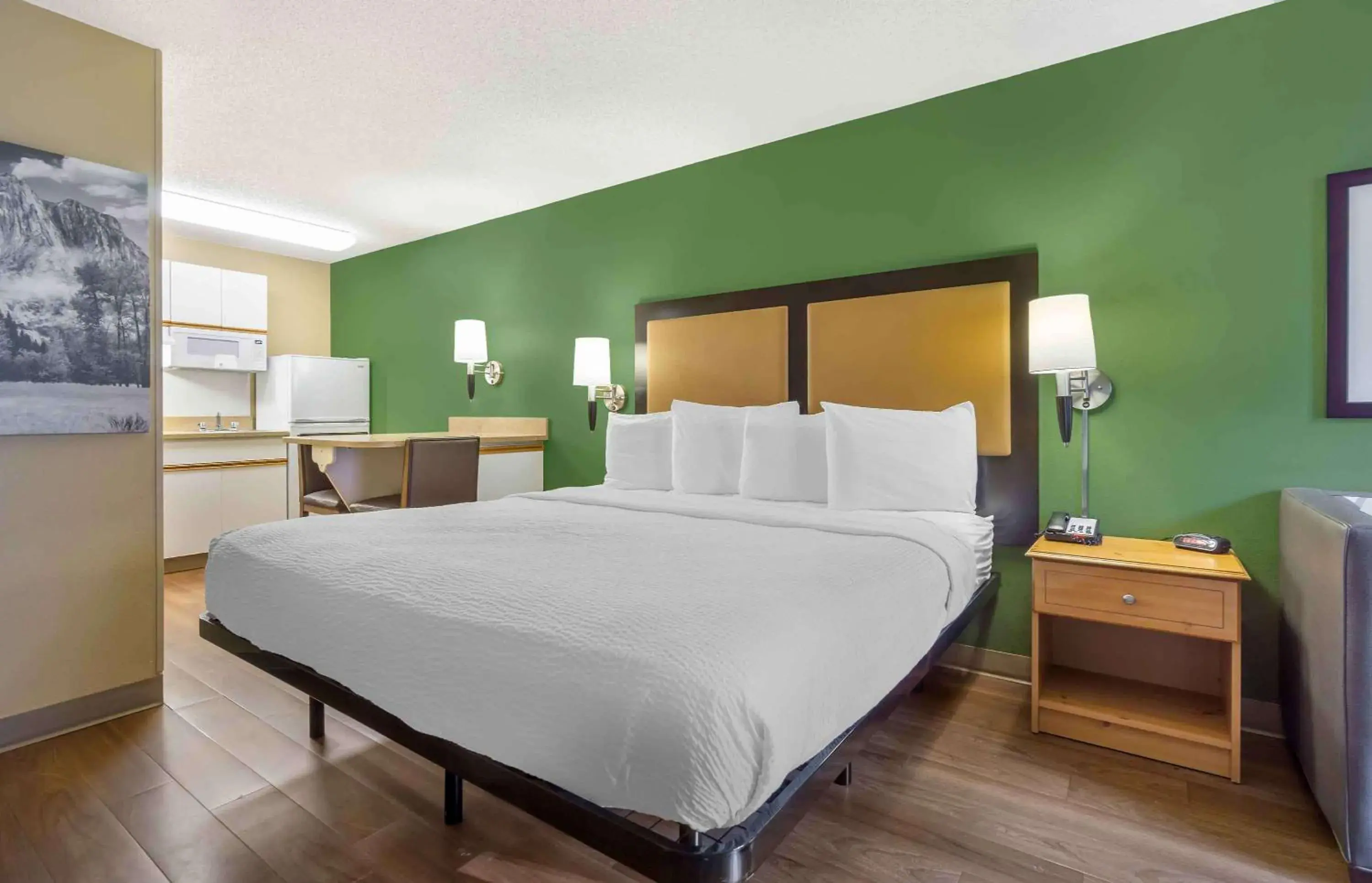 Deluxe Studio with 1 King Bed - Non-Smoking in Extended Stay America Suites - Seattle - Bellevue - Factoria Deluxe Studio with 1 King Bed - Non-Smoking in Extended Stay America Suites - Seattle - Bellevue - Factoria