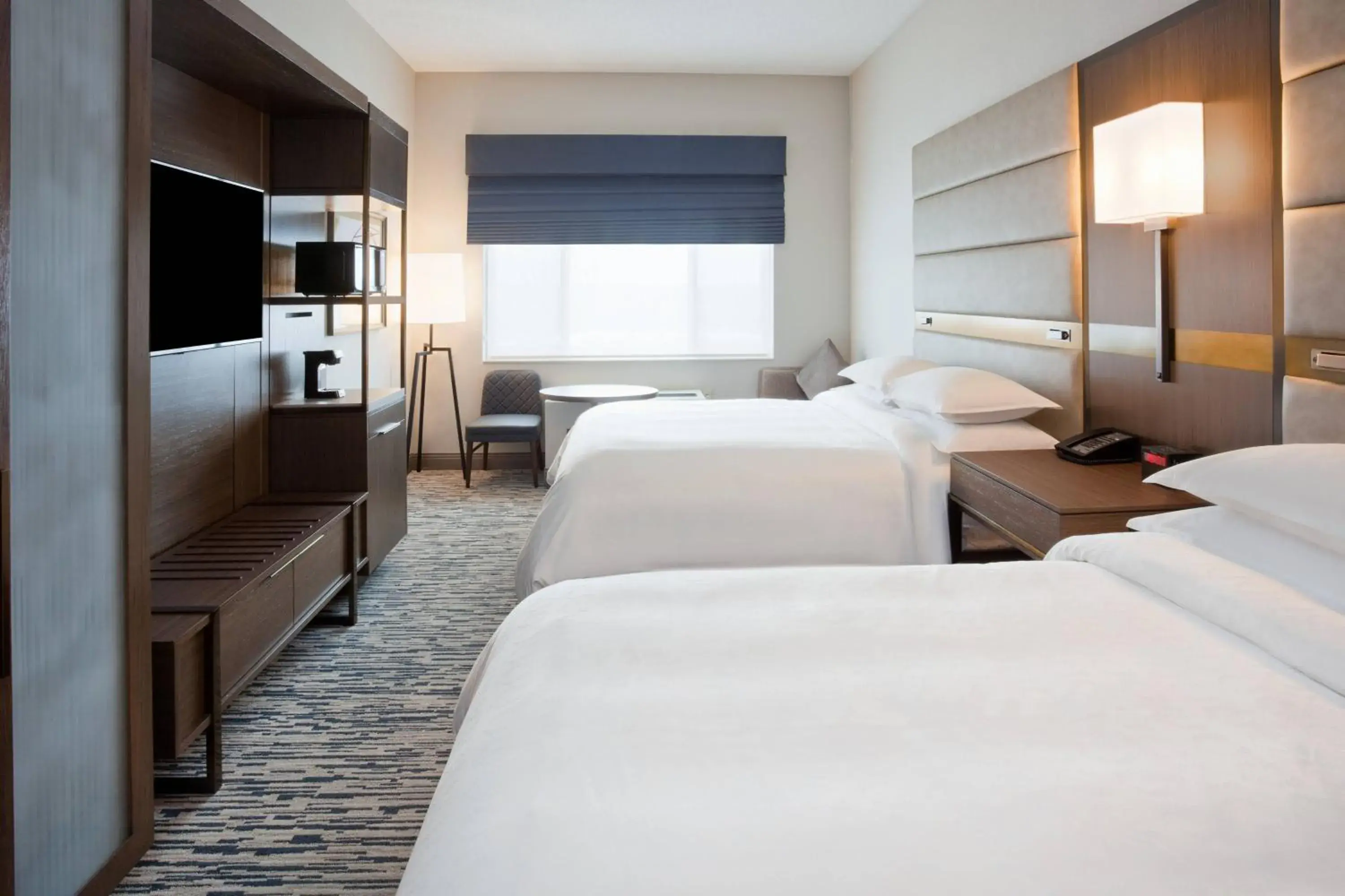 Concierge level, Guest room, 2 Double in Sheraton St Paul Woodbury Hotel Concierge level, Guest room, 2 Double in Sheraton St Paul Woodbury Hotel