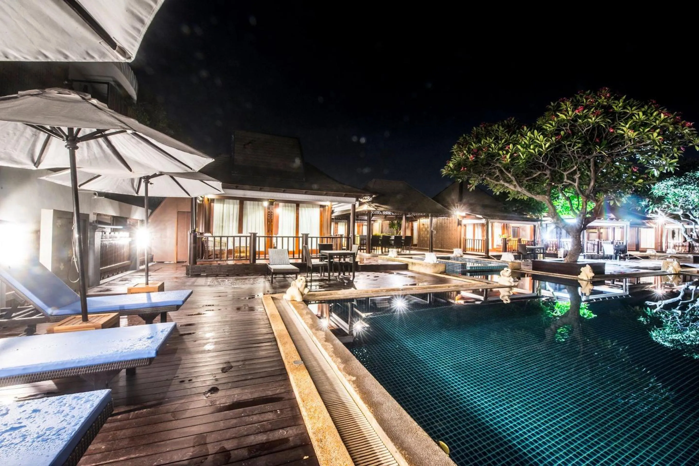 Night in Amara Villa Khao Ka Lok