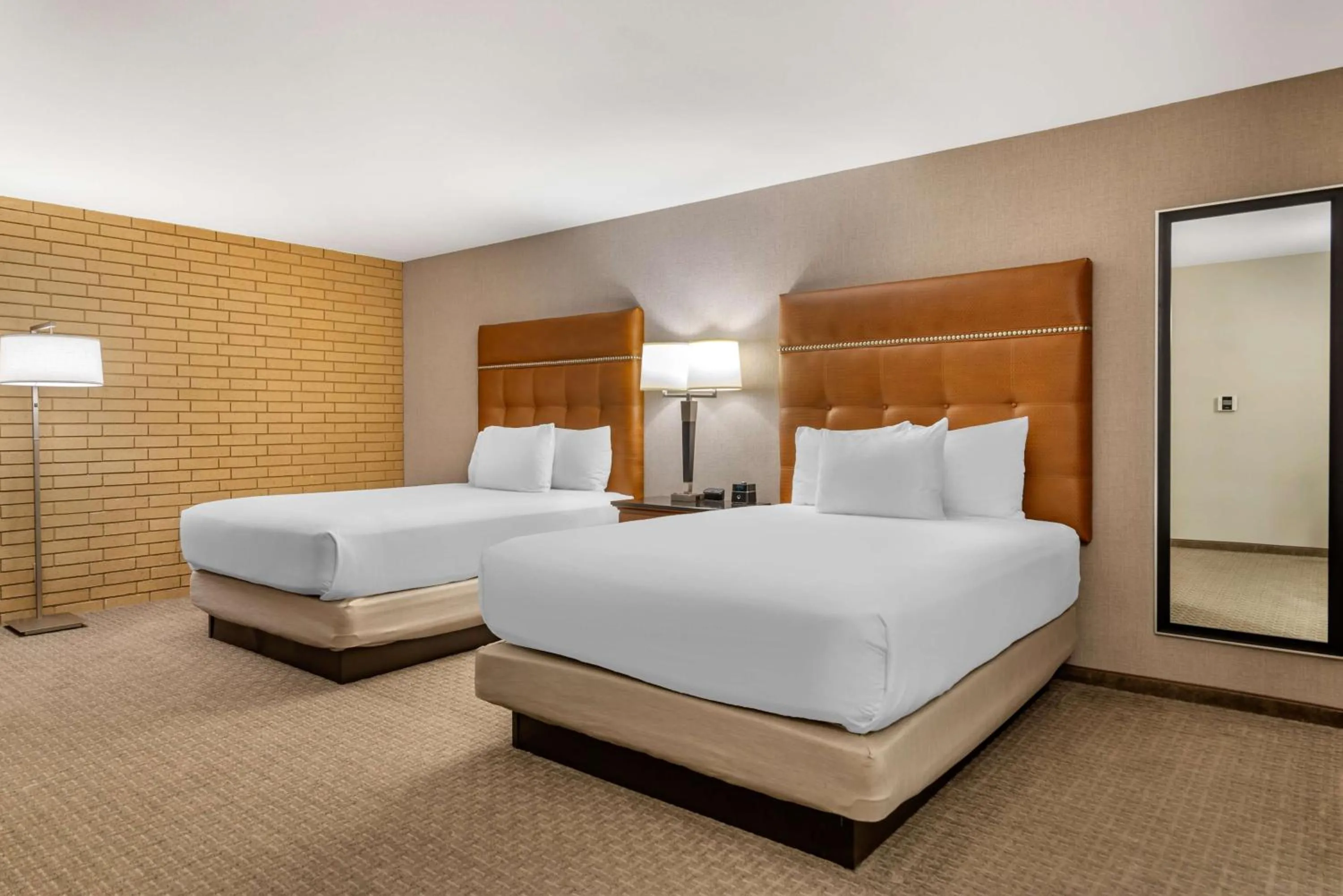 Bedroom, Bed in Drury Inn & Suites Atlanta Airport