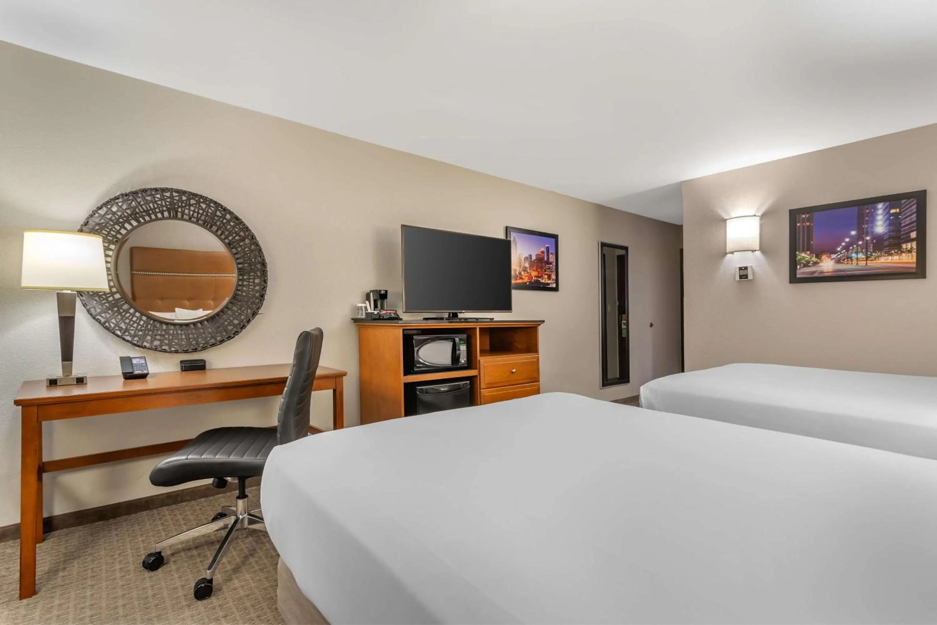 Bedroom, Bed in Drury Inn & Suites Atlanta Airport
