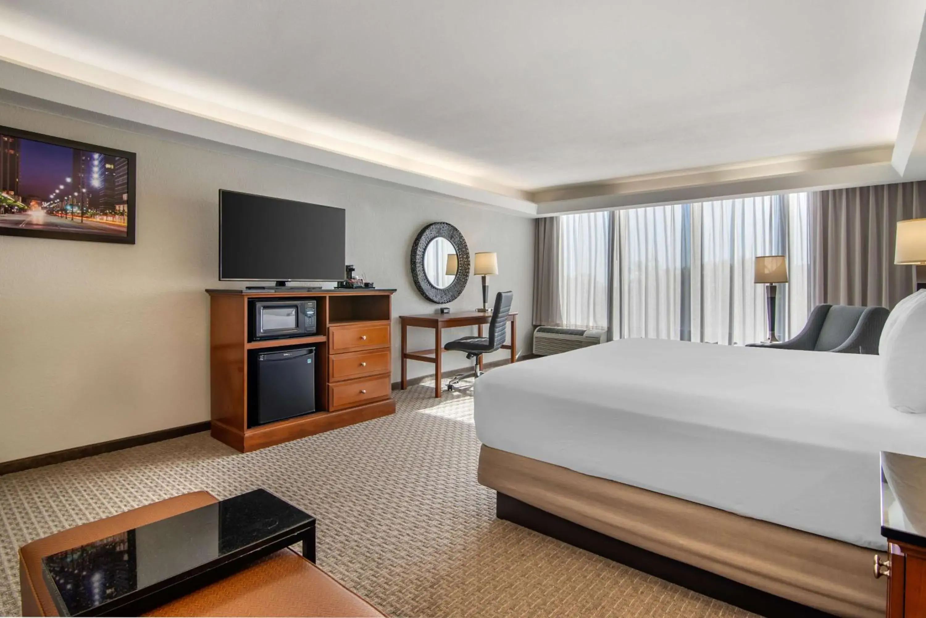 Superior King Room with Sofa Bed in Drury Inn & Suites Atlanta Airport Superior King Room with Sofa Bed in Drury Inn & Suites Atlanta Airport