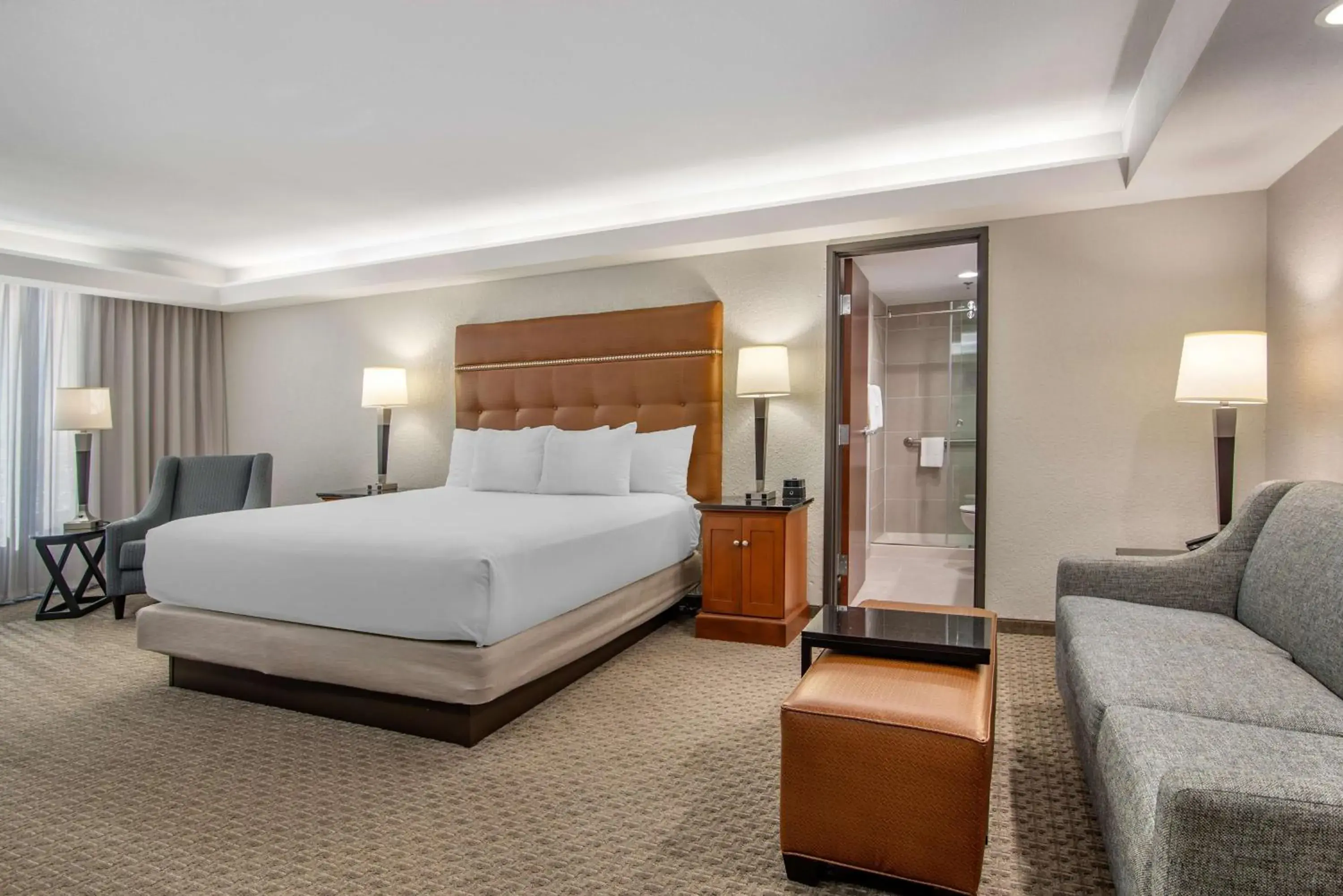 Deluxe King Room with Sofa Bed in Drury Inn & Suites Atlanta Airport Deluxe King Room with Sofa Bed in Drury Inn & Suites Atlanta Airport