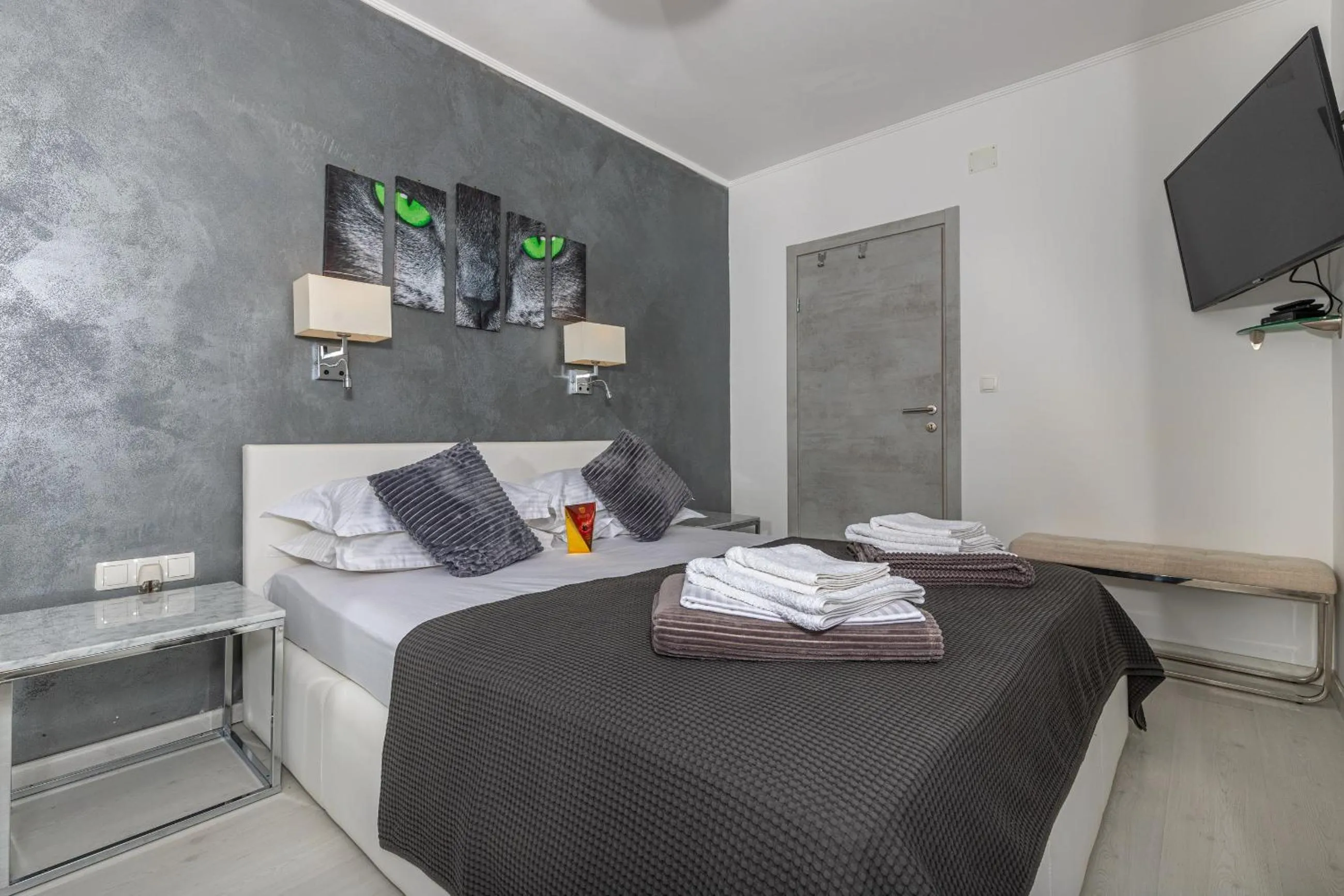 Bed in Apartment Rippl II