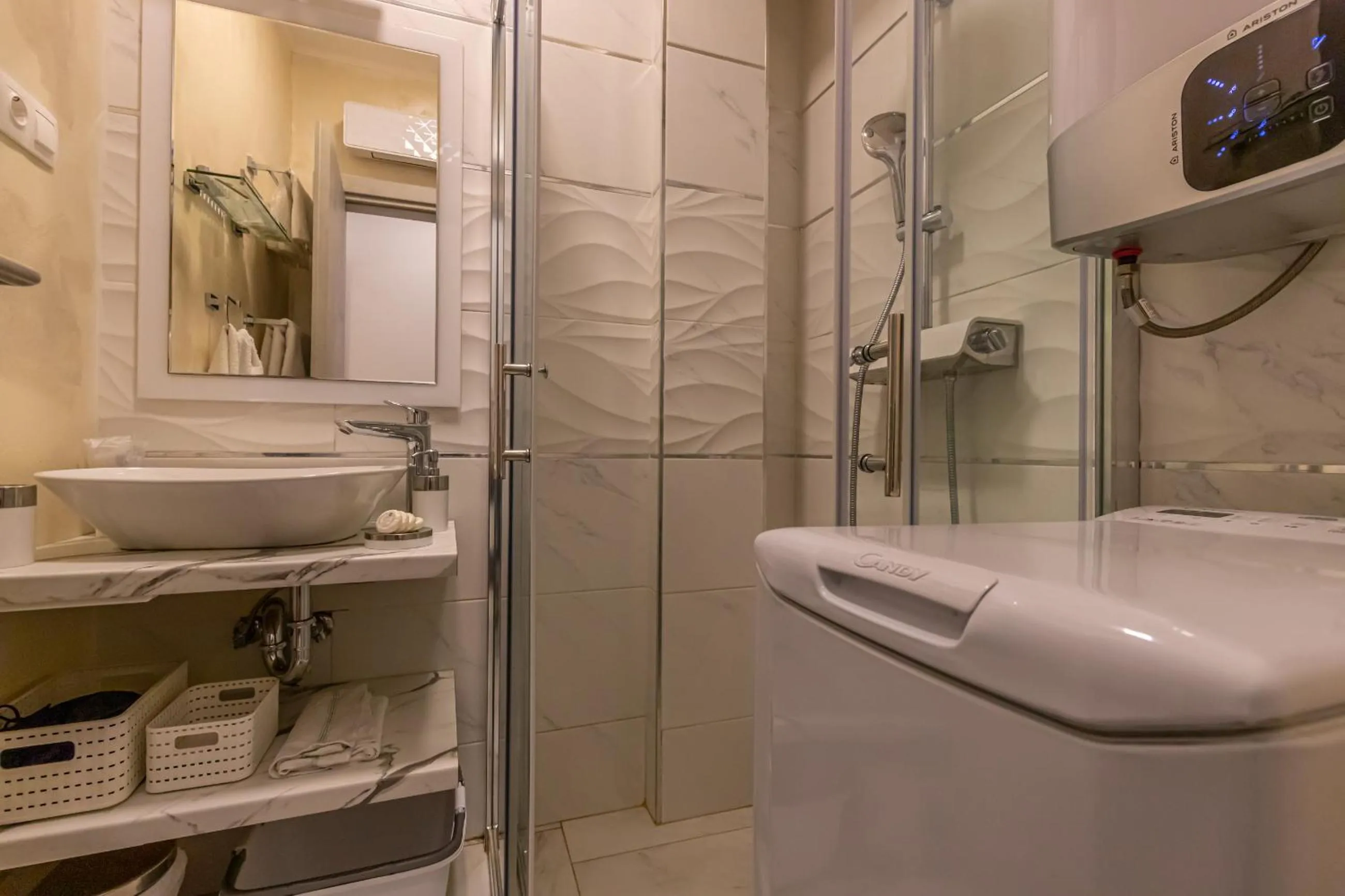 Shower in Apartment Rippl II