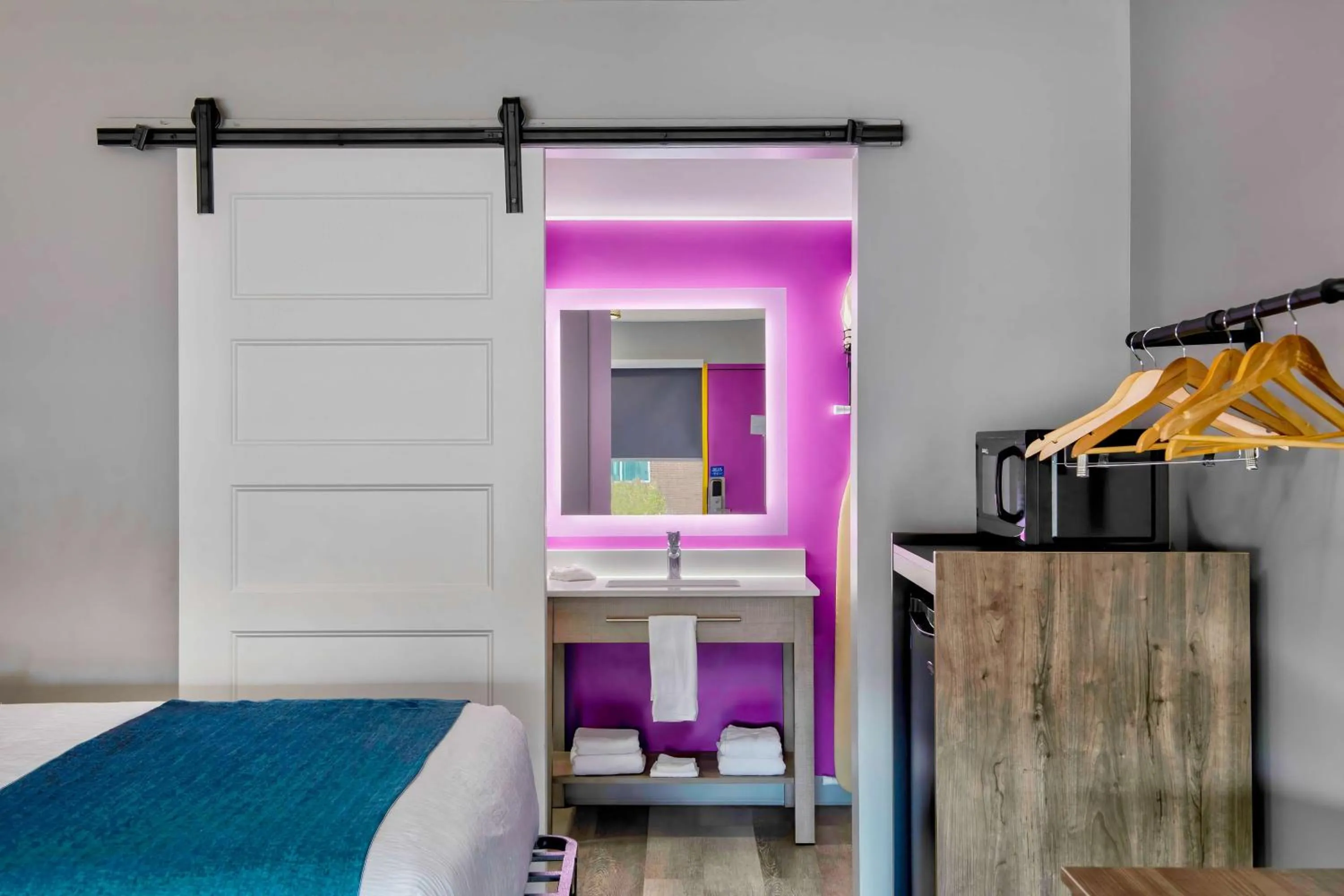 Bedroom, Bed in Motel 6 Tuscaloosa AL University