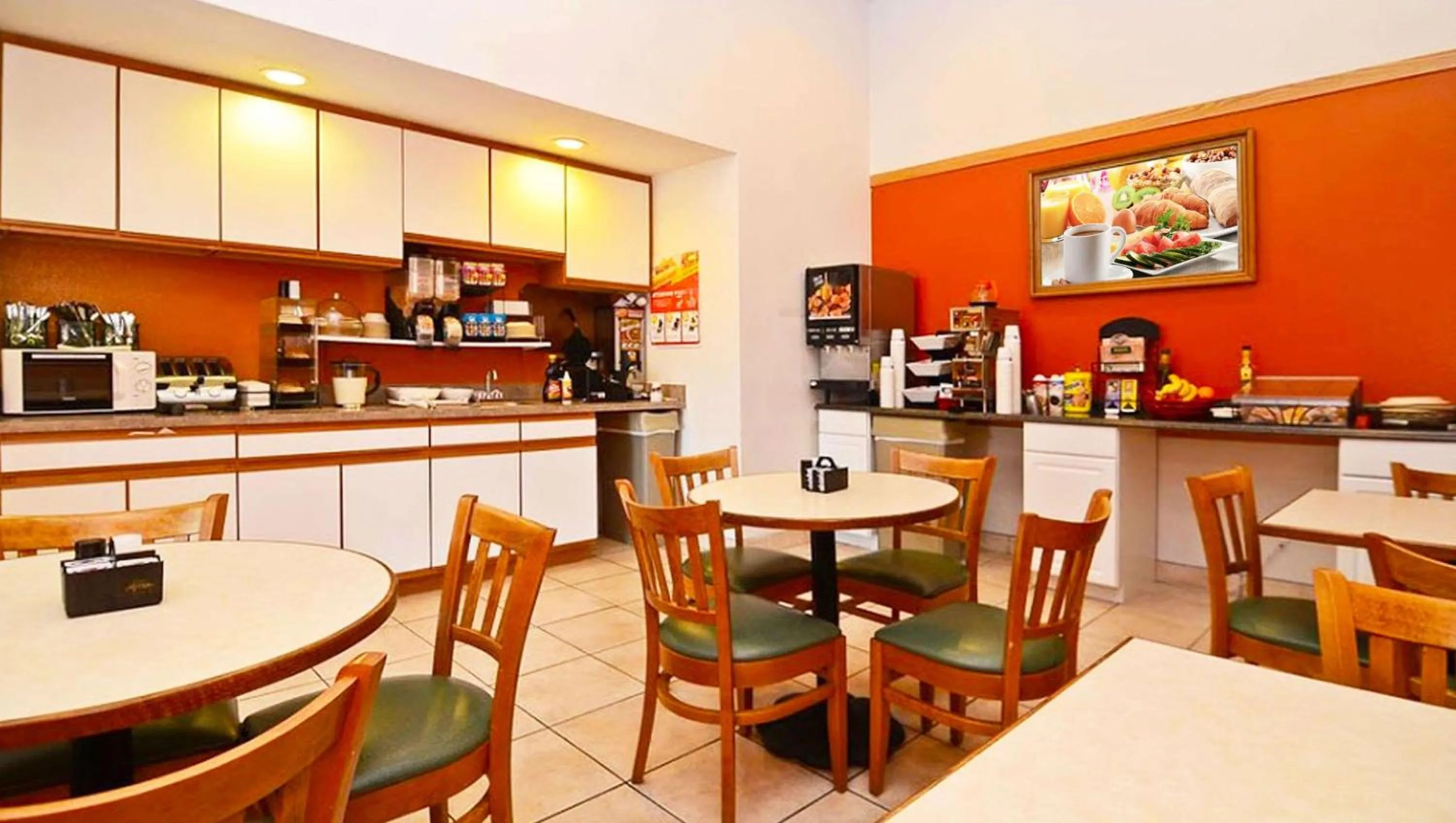 Buffet breakfast in Magnuson Hotel Manitou Springs