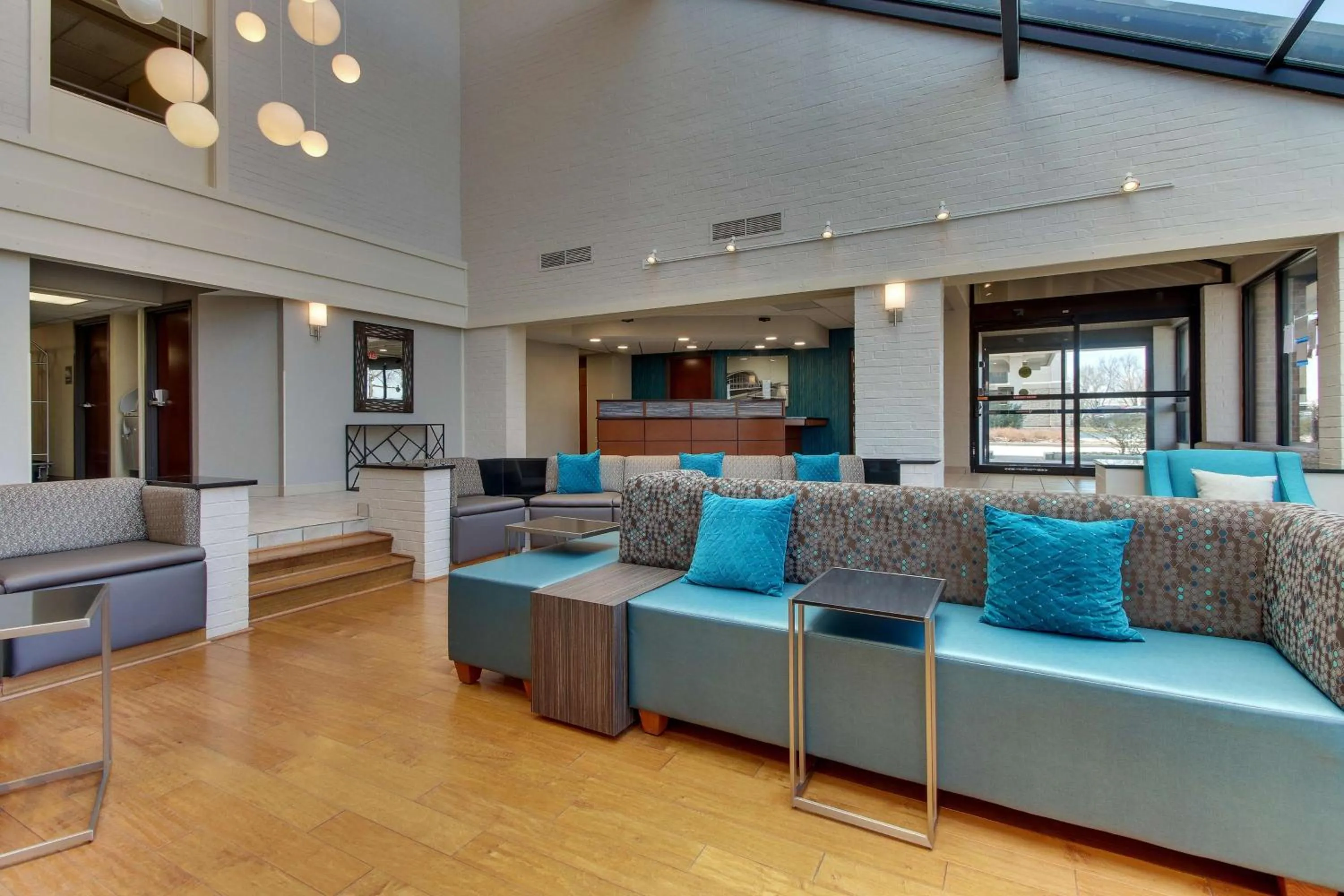 Lobby or reception in Pear Tree Inn St. Louis Airport